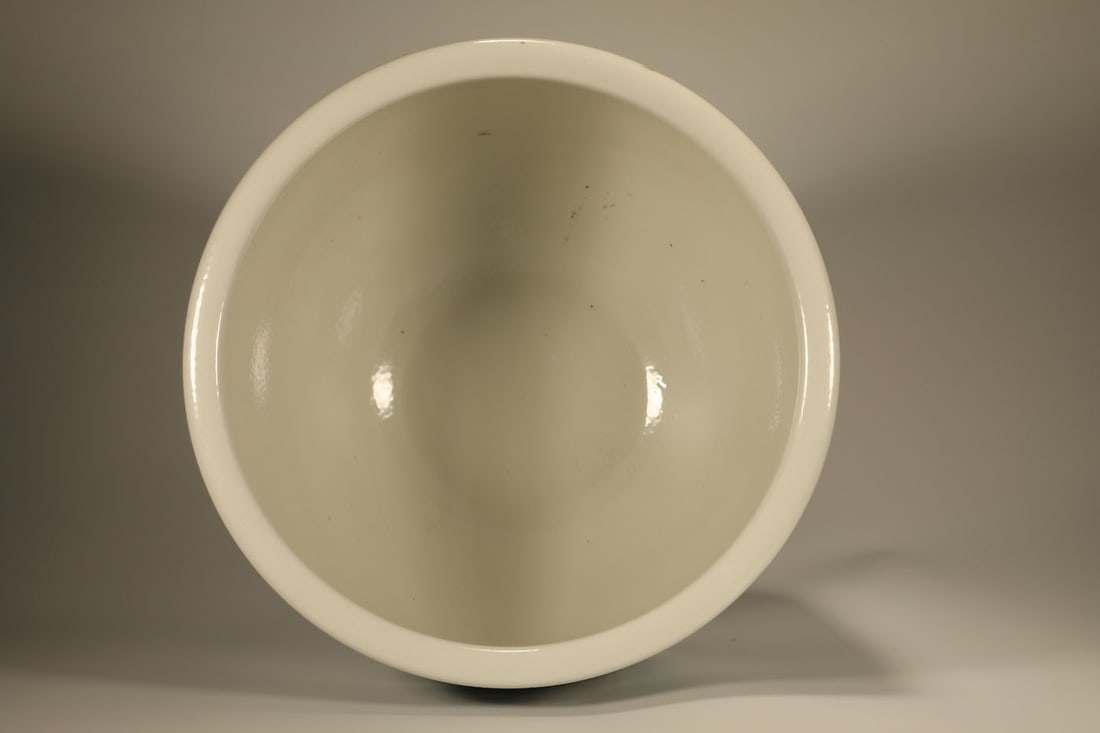 Doucai Flower Pattern Porcelain Pot - 5