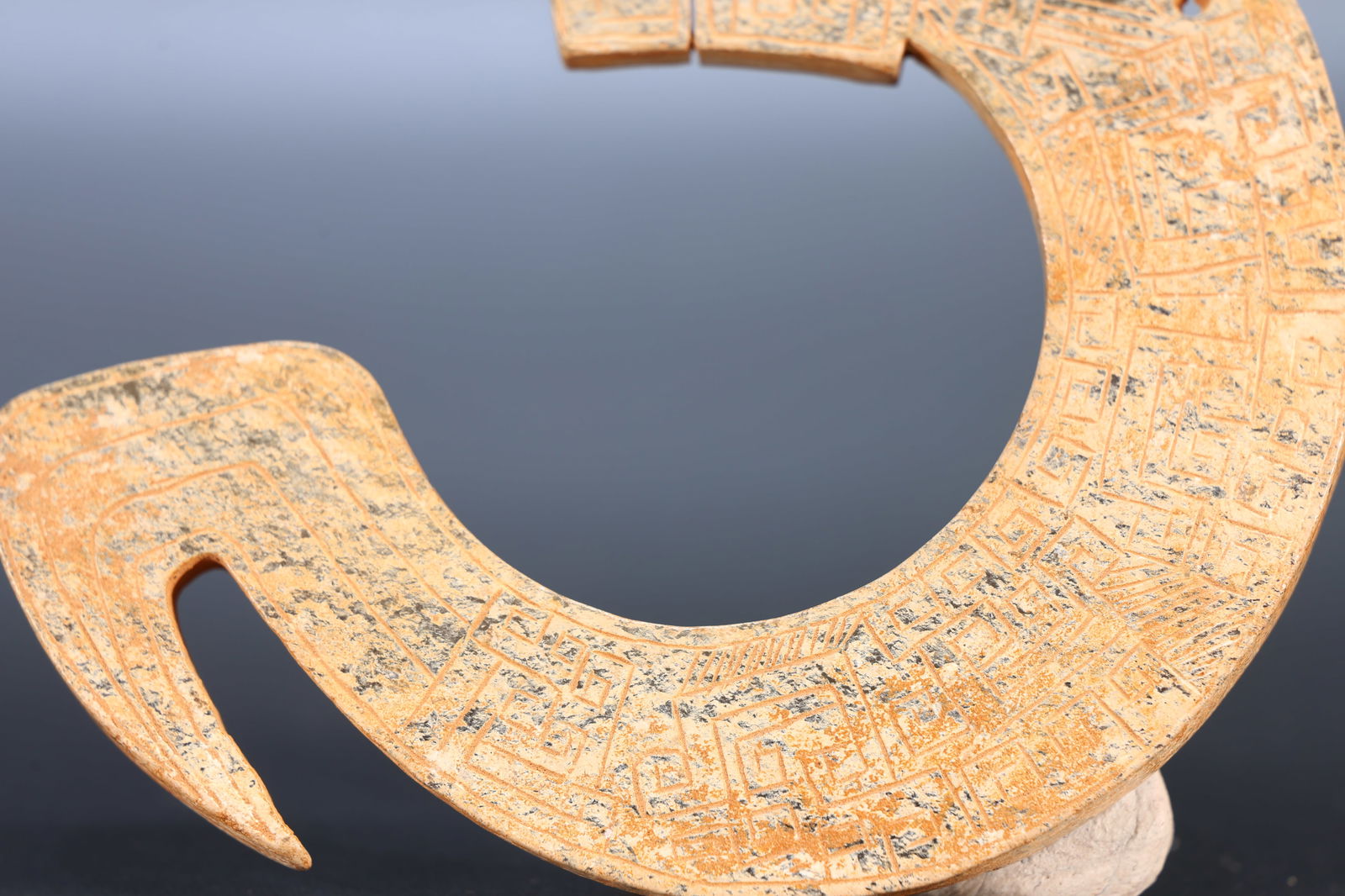 Jade Carved Cloud Pattern Dragon Shape Bi - 7