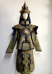 Silk Embroidery Inlaid White Pearl Carved Cloud and Dragon Pattern Dragon Robe