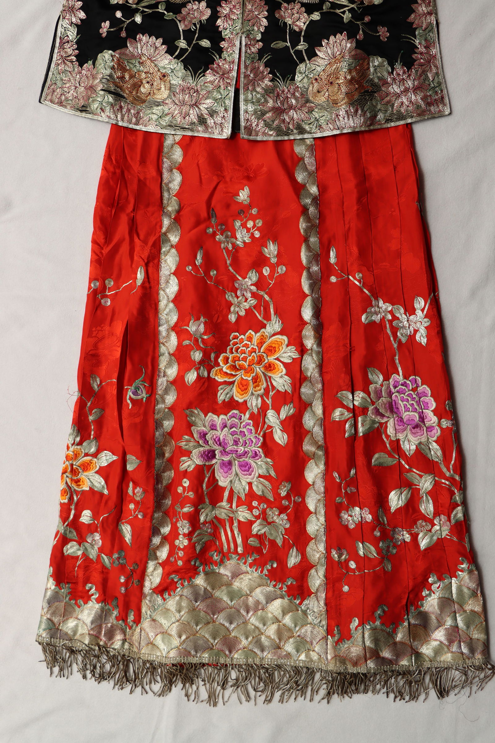 Silk Embroidery Flower and Phoenix Pattern Clothes - 11