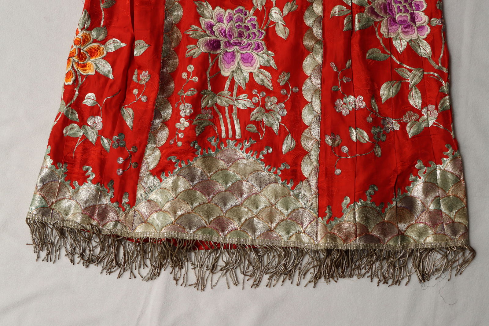 Silk Embroidery Flower and Phoenix Pattern Clothes - 12