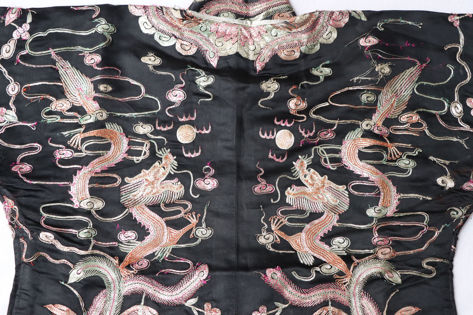 Silk Embroidery Flower and Phoenix Pattern Clothes - 8