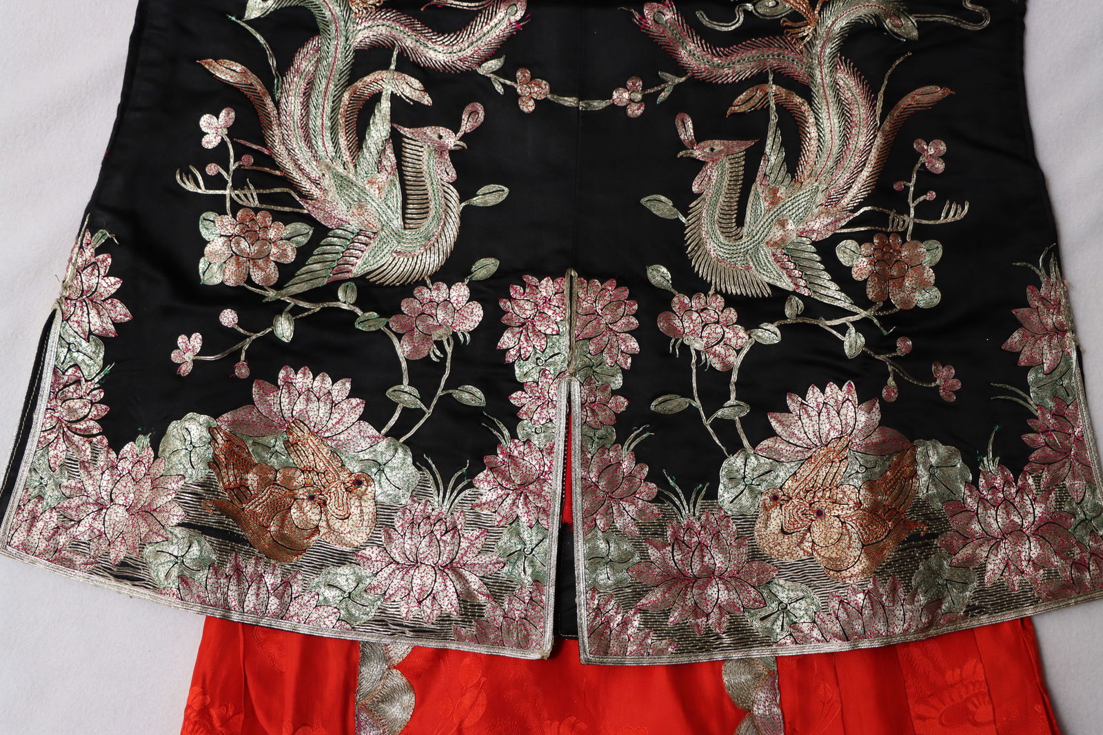 Silk Embroidery Flower and Phoenix Pattern Clothes - 9