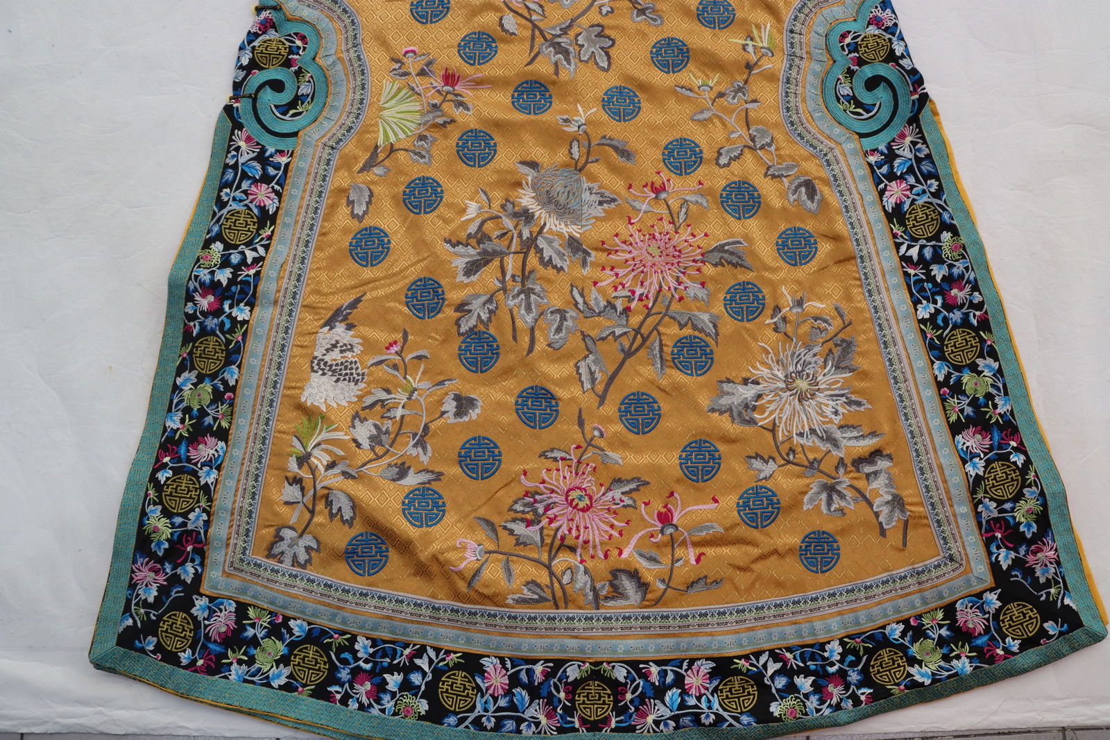 Silk Embroidery Flower Pattern Clothes - 10