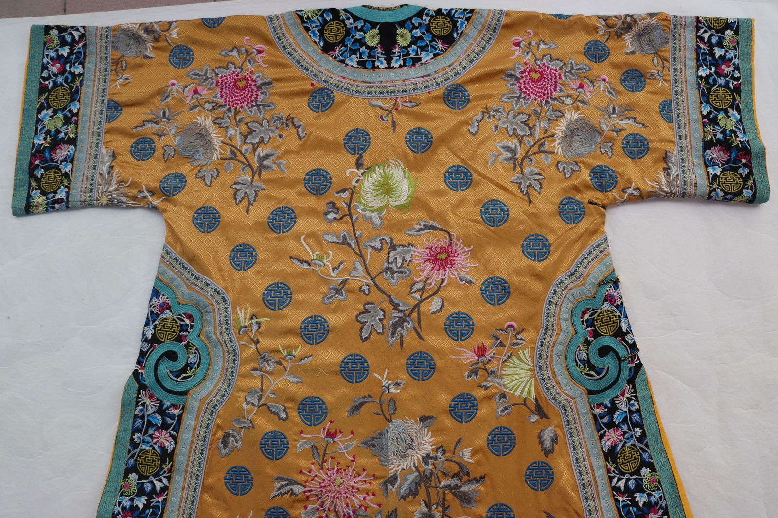 Silk Embroidery Flower Pattern Clothes - 2