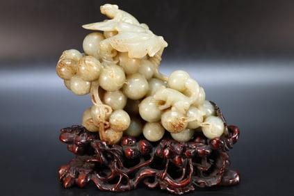Jade Carved Squirrel with Grapes Shape Figure