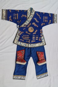 Silk Embroidery Flower and Cloud Pattern Clothes and Flower Pattern Shoes