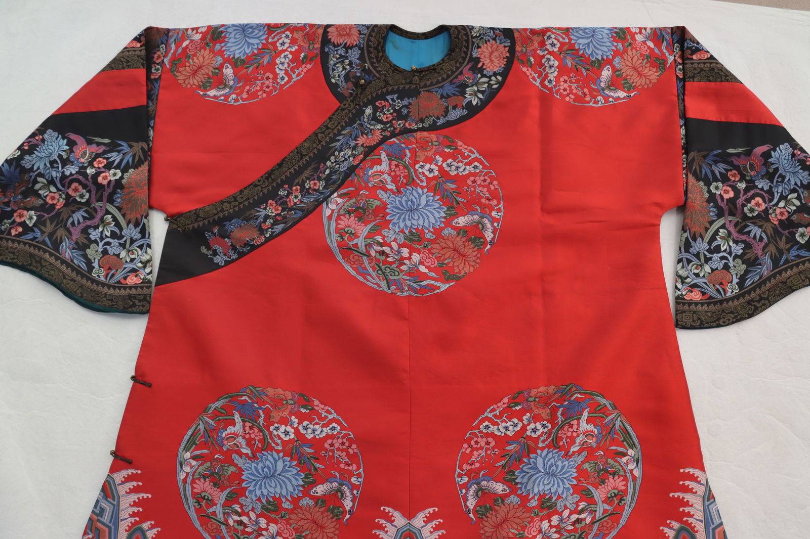 Silk Embroidery Flower Pattern Clothes - 4