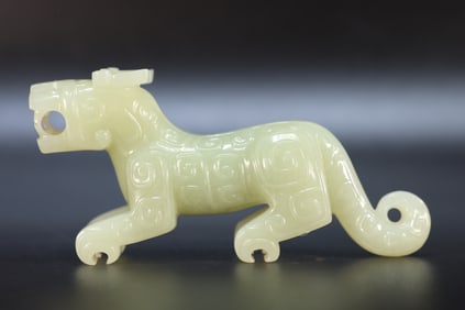 Jade Carved Beast Face Pattern Tiger Shape Ornament