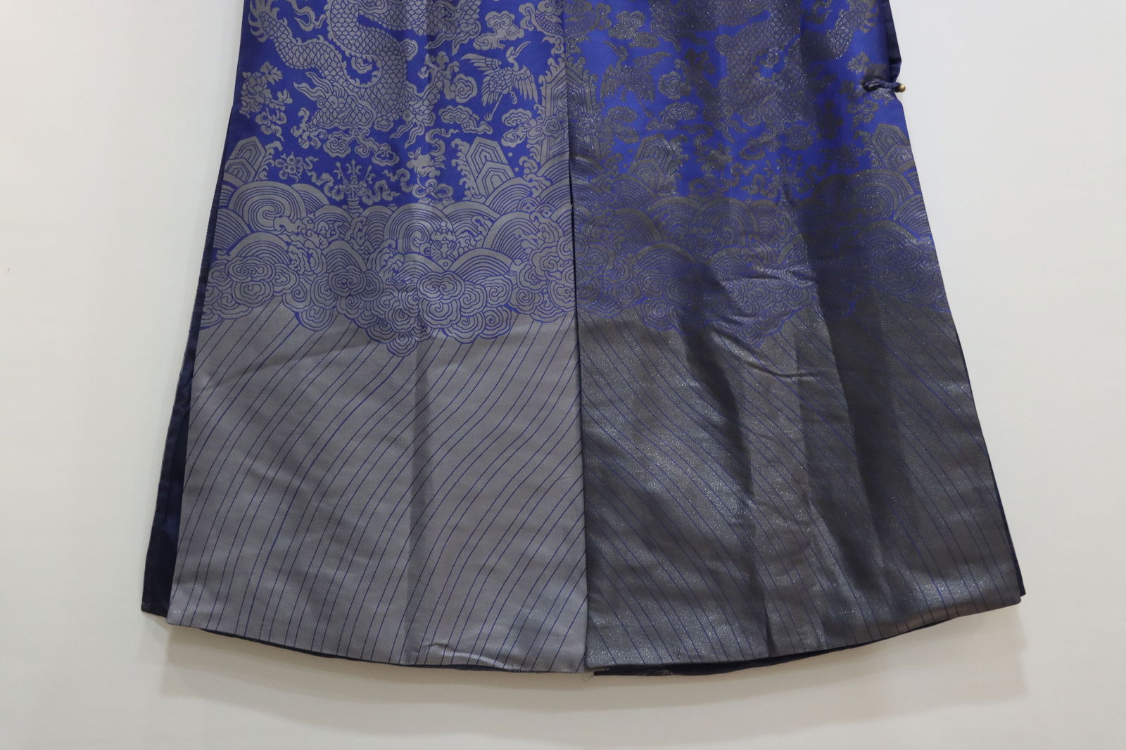 Silk Embroidery Dragon and Cloud Phoenix Pattern Dragon Robe - 11