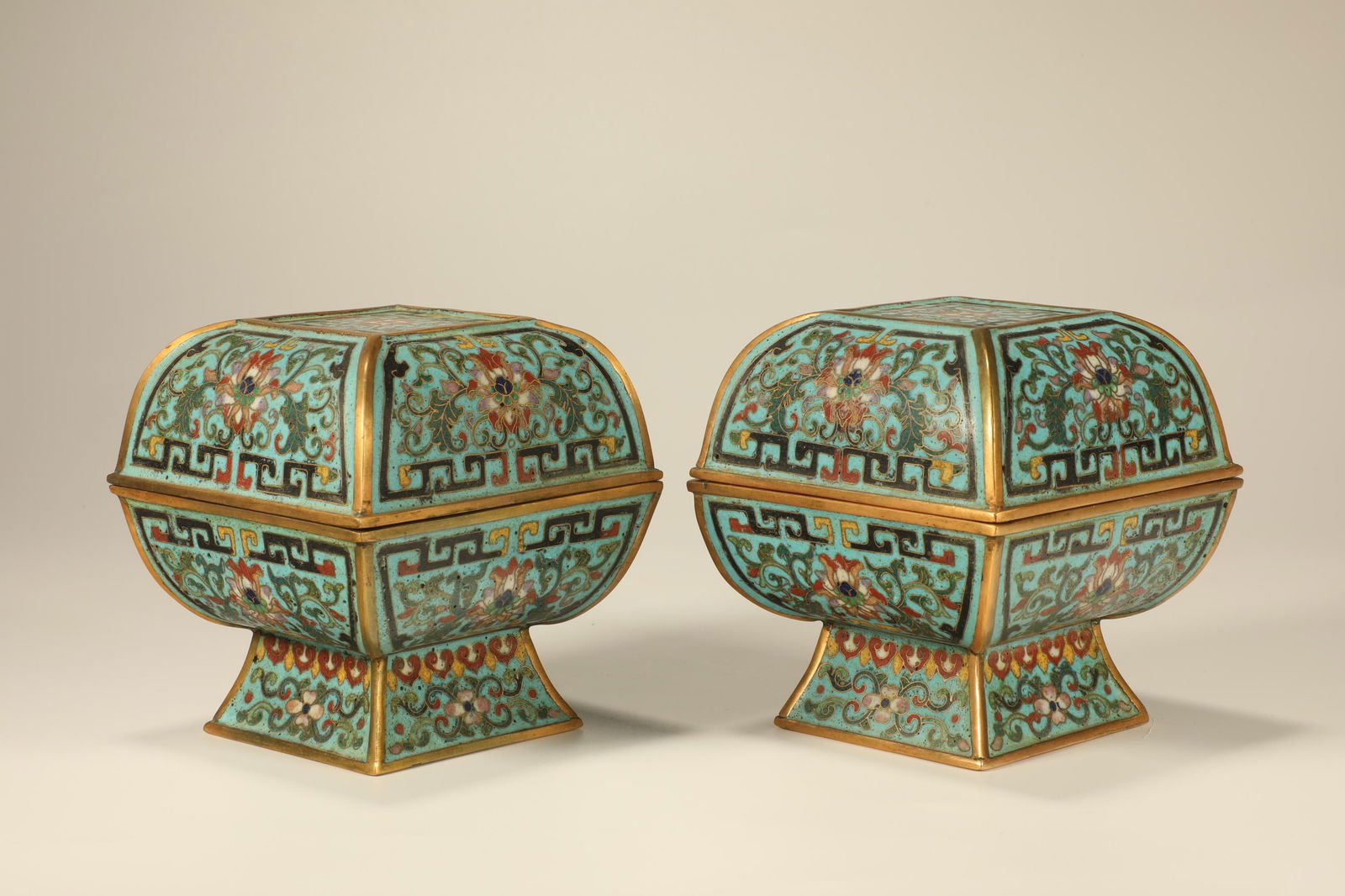 Pair of Bronze Cloisonne Carved Flower Pattern Lid Box: Pair of Bronze Cloisonne Carved Flower Pattern Lid Box (9 x 9cm)