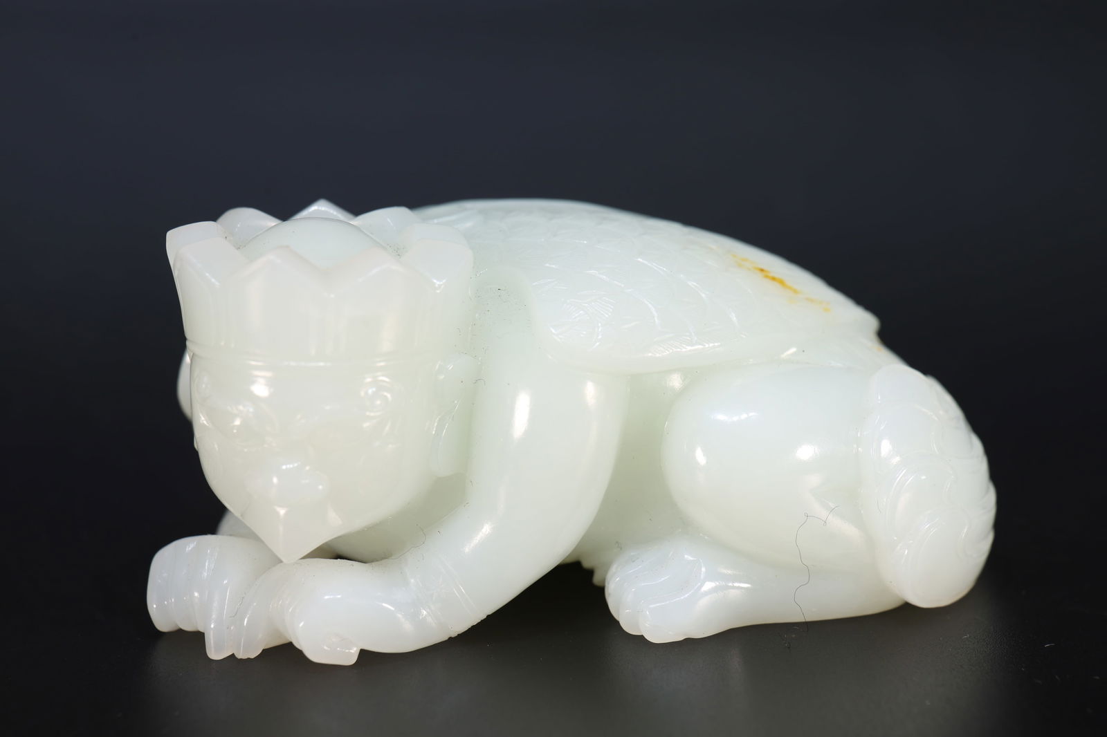 Jade Carved Garuda Ornament: Jade Carved Garuda Ornament (8 x 4 x 5.5cm)