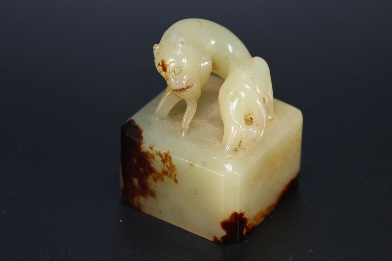 Jade Carved Beast Shape Stone Seal: Jade Carved Beast Shape Stone Seal (5 x 4cm)