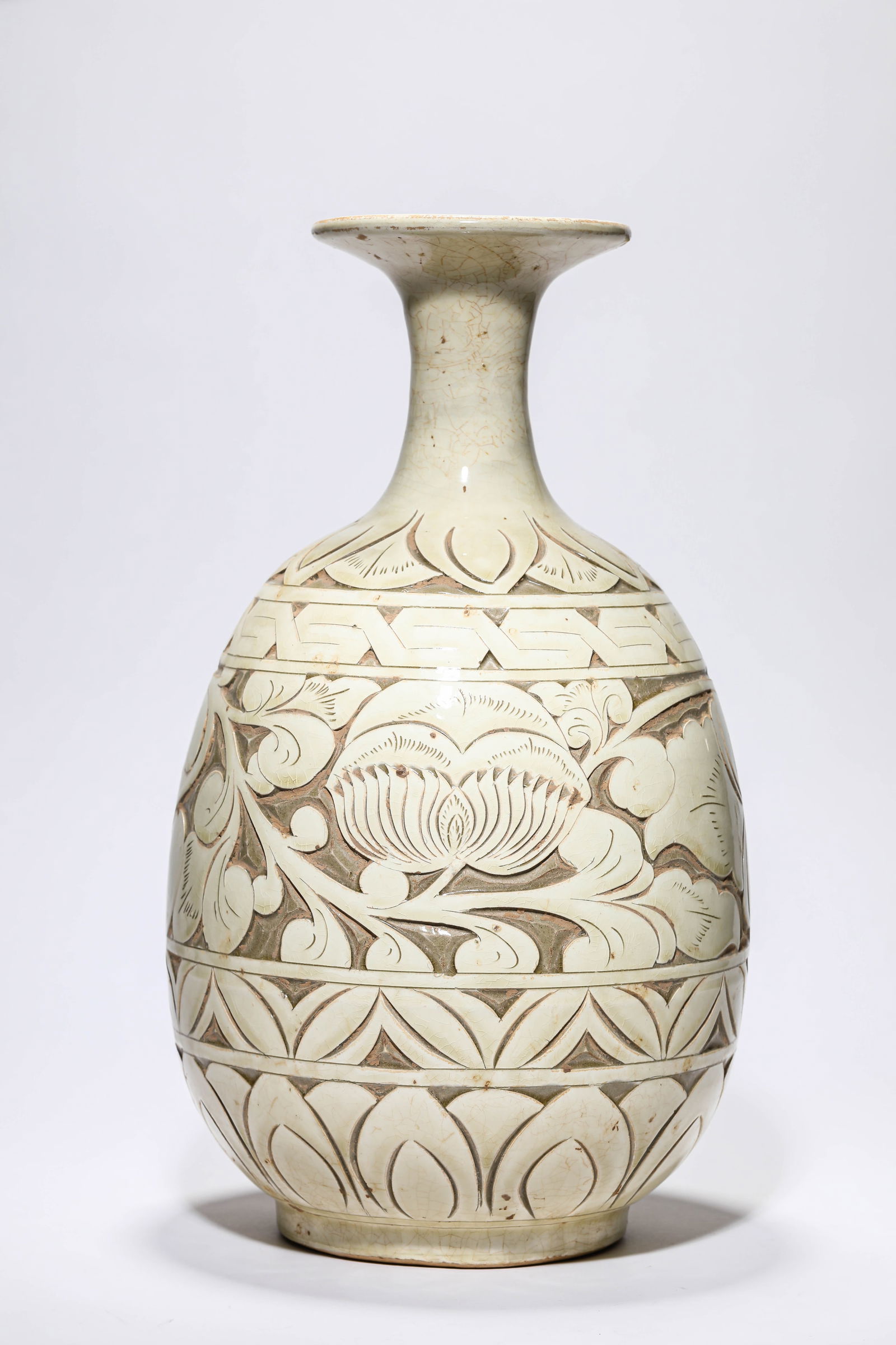 A Cizhou-Type 'Carved Floral' Vase (1 of 5)