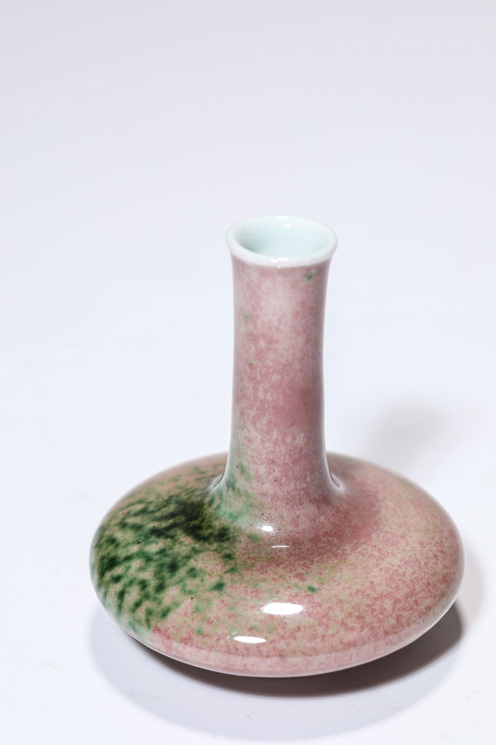 A Peachbloom-Glazed Vase - 4