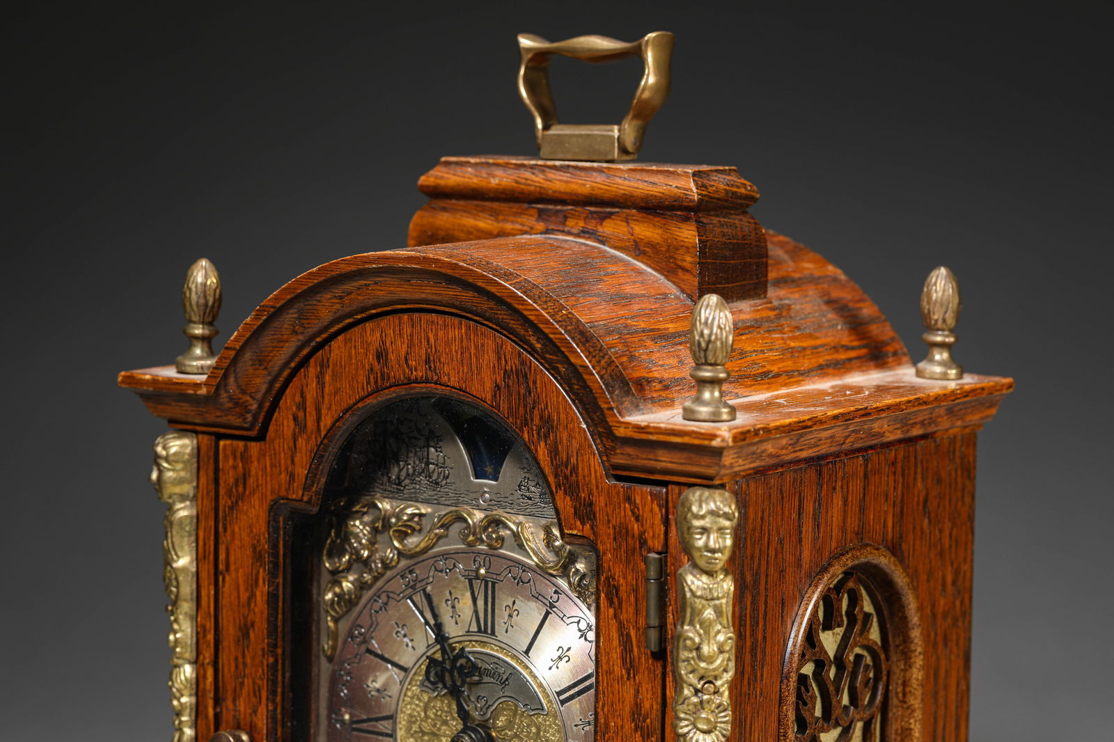 A Western Mantel Clock - 5