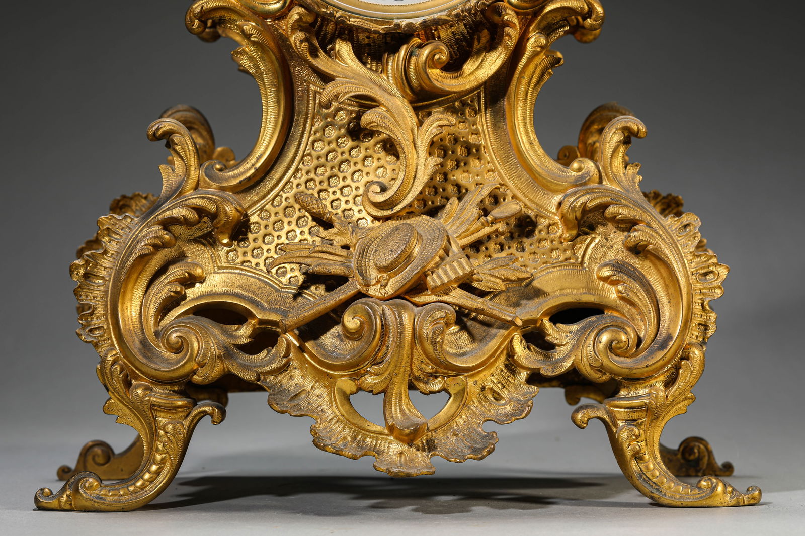 A Gilt-Bronze Western Clock - 2