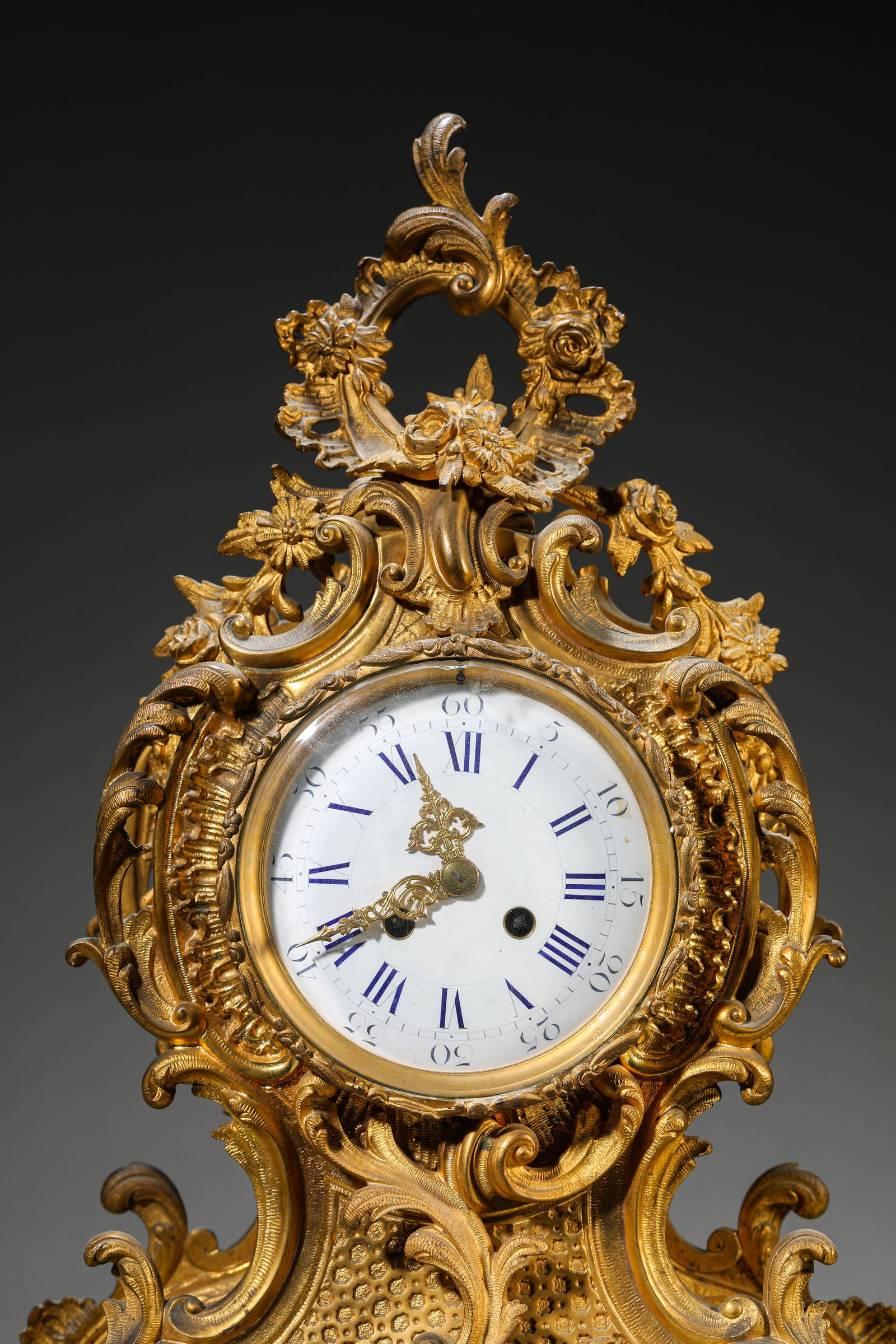 A Gilt-Bronze Western Clock - 3
