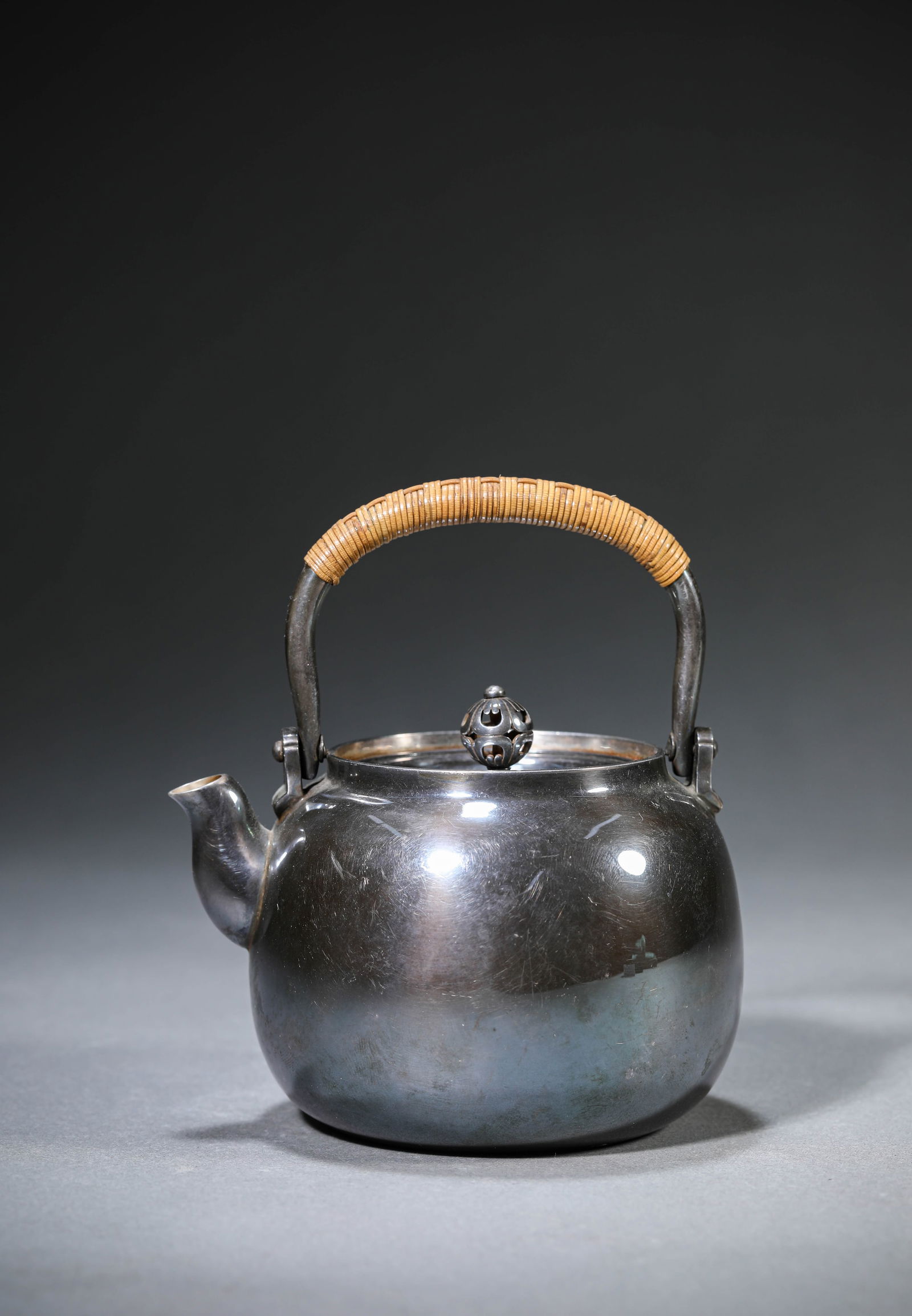 A Silver Pot (1 of 6)