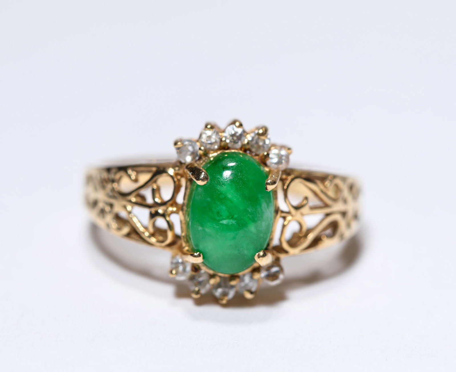 A Jadeite and Gold Ring: A Jadeite and Gold Ring (1.6cm,Weight 3g)