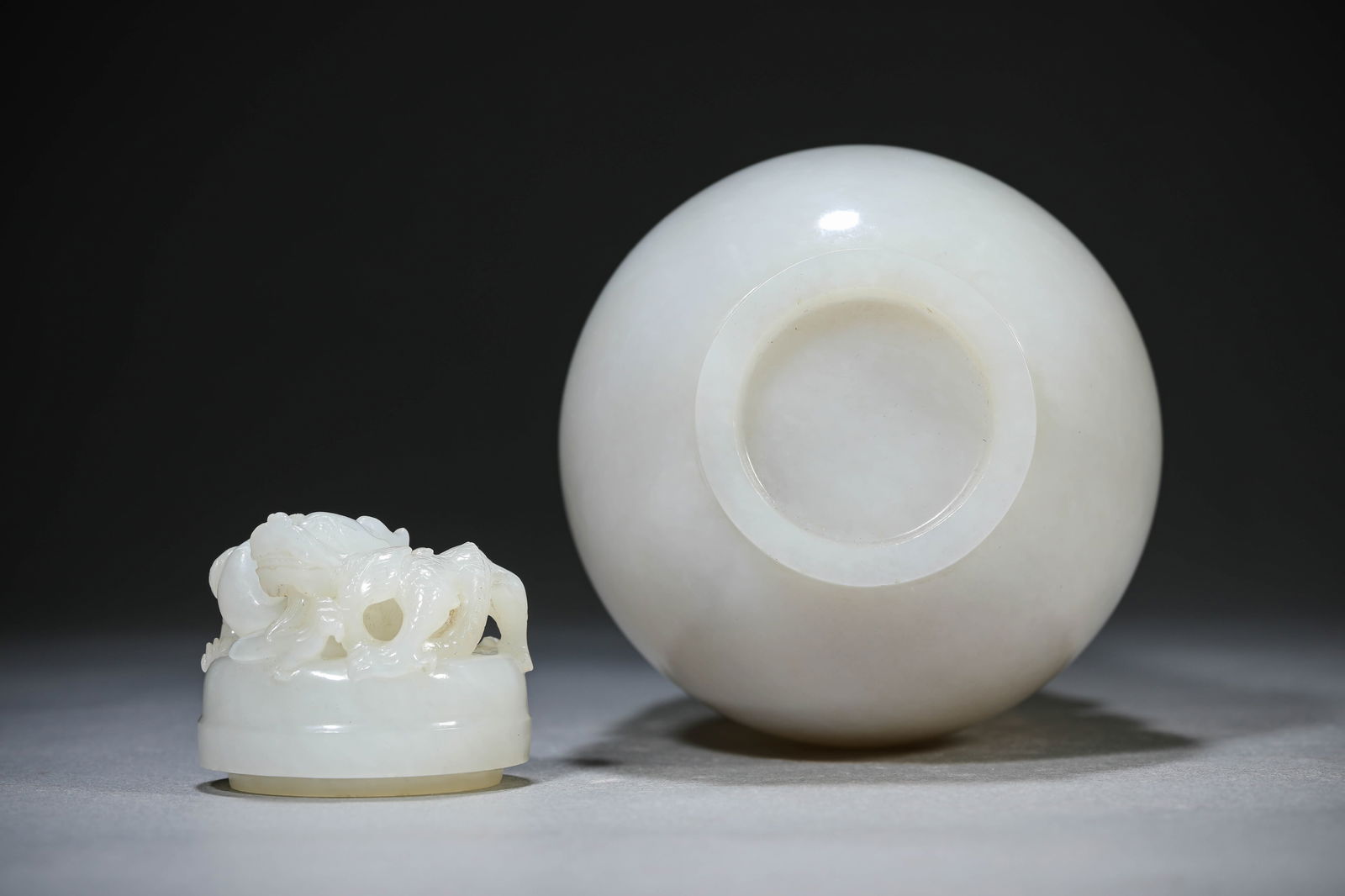 A Jade ‘Dragon’ Covered Vase - 8