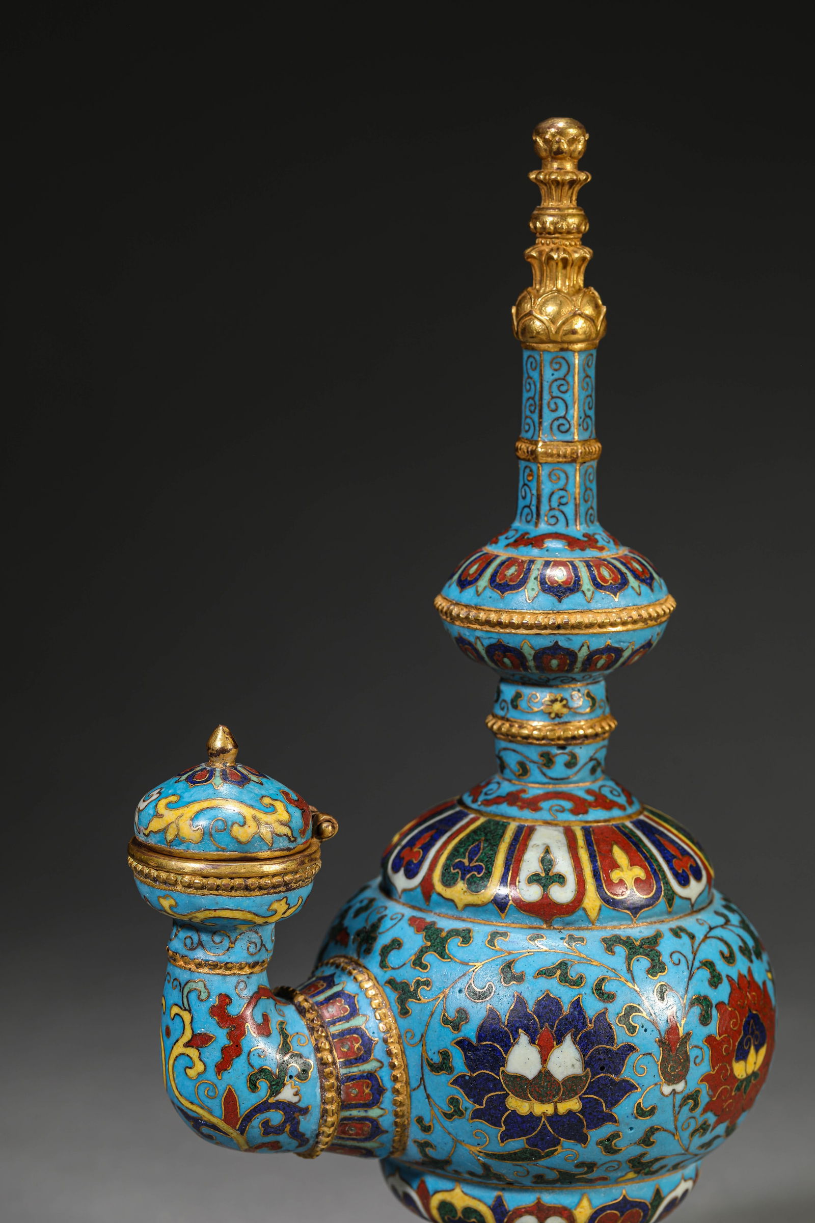 A Cloisonné Enamel ‘Interlocking Lotus’ ‘Bumpa’ Vessel - 2