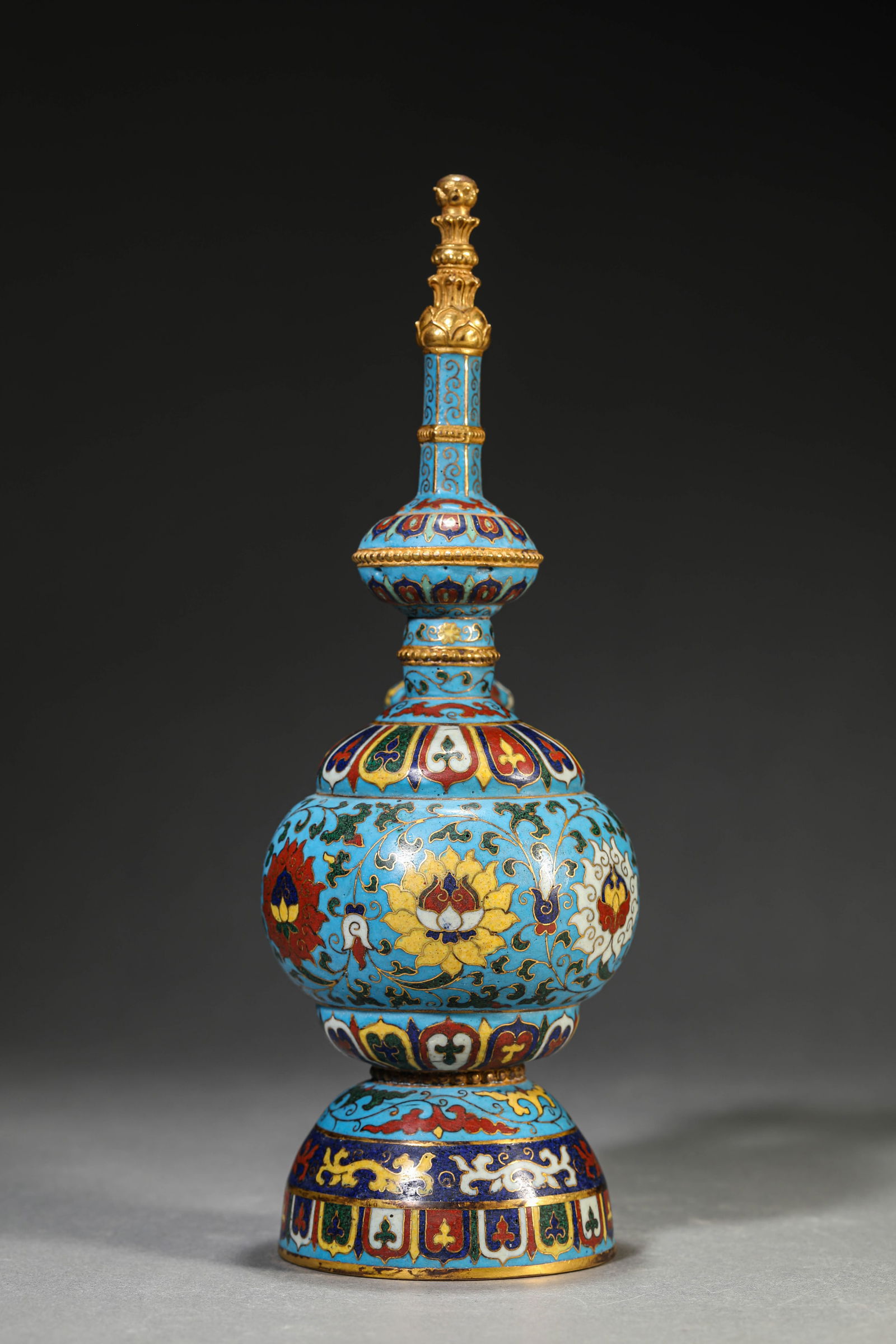 A Cloisonné Enamel ‘Interlocking Lotus’ ‘Bumpa’ Vessel - 5