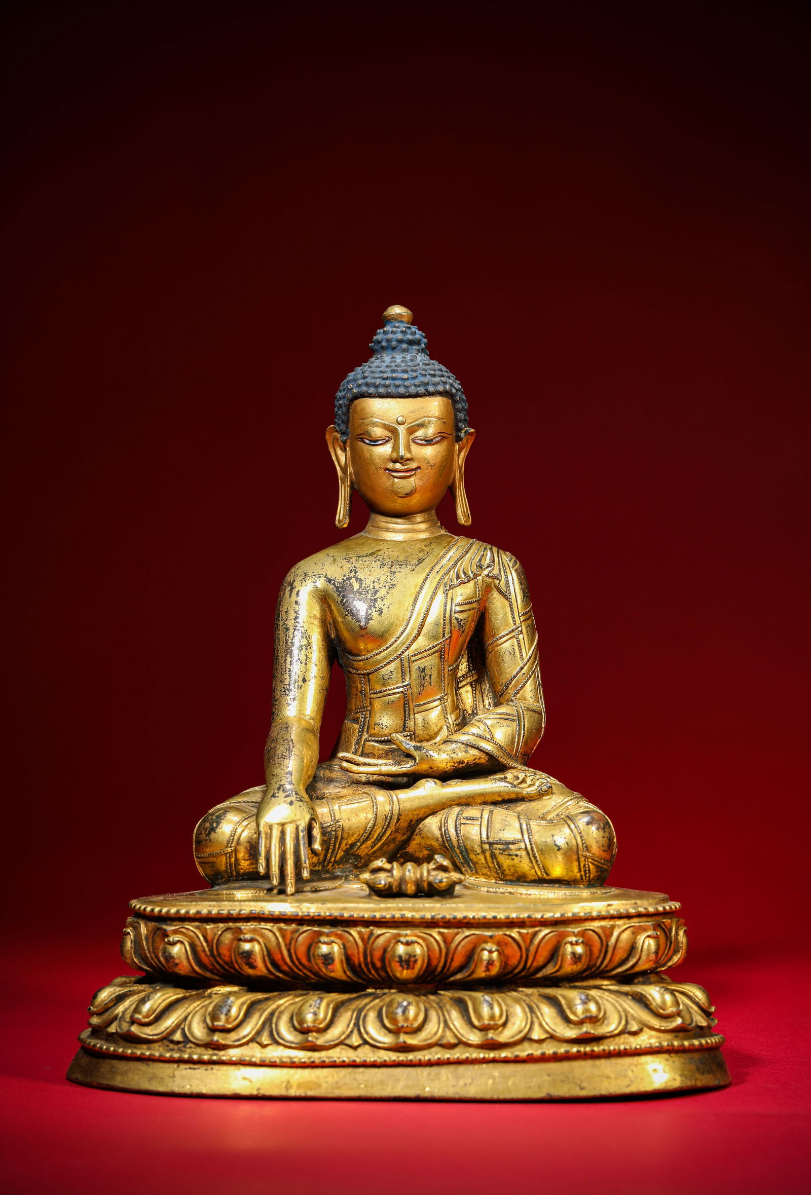 A Gilt-Bronze Figure of Achala: A Gilt-Bronze Figure of Achala (18.5 x 13 x 22cm,Weight 2355g)