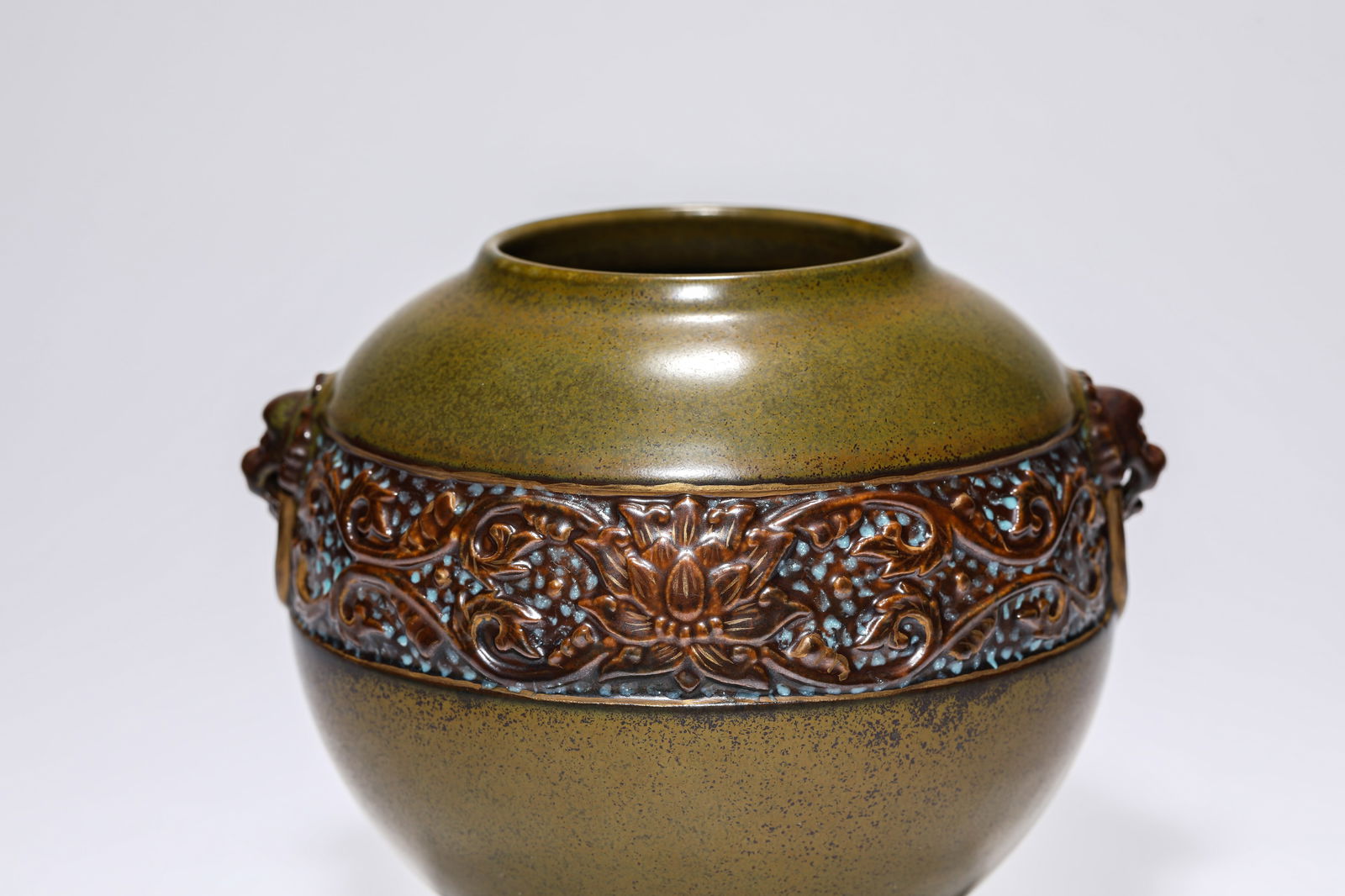 A Tea-Dust-Glazed Jar - 2