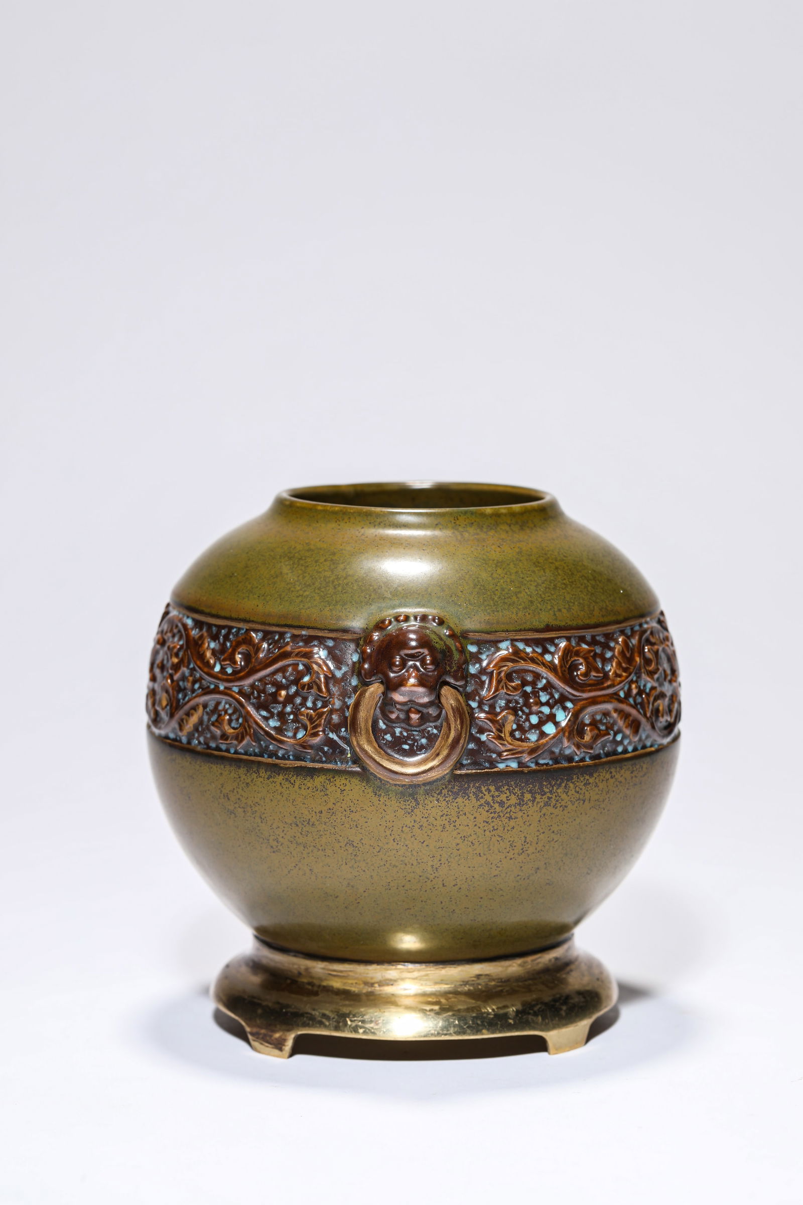 A Tea-Dust-Glazed Jar - 3