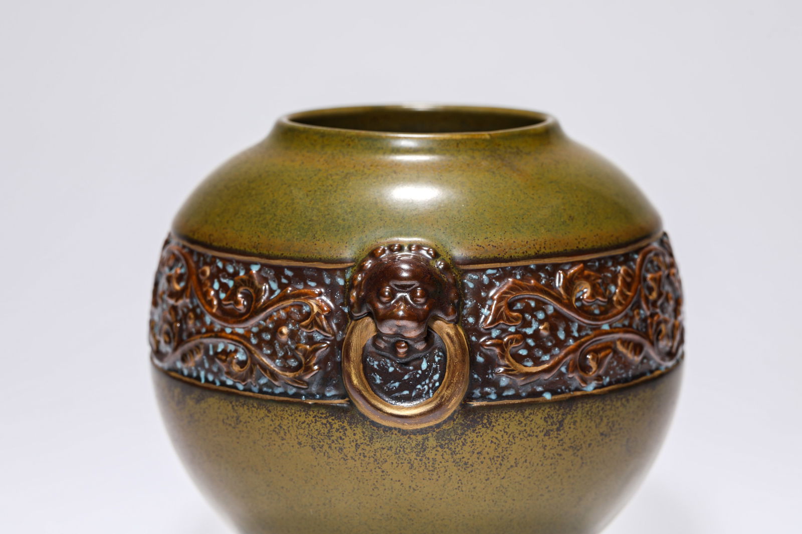 A Tea-Dust-Glazed Jar - 6