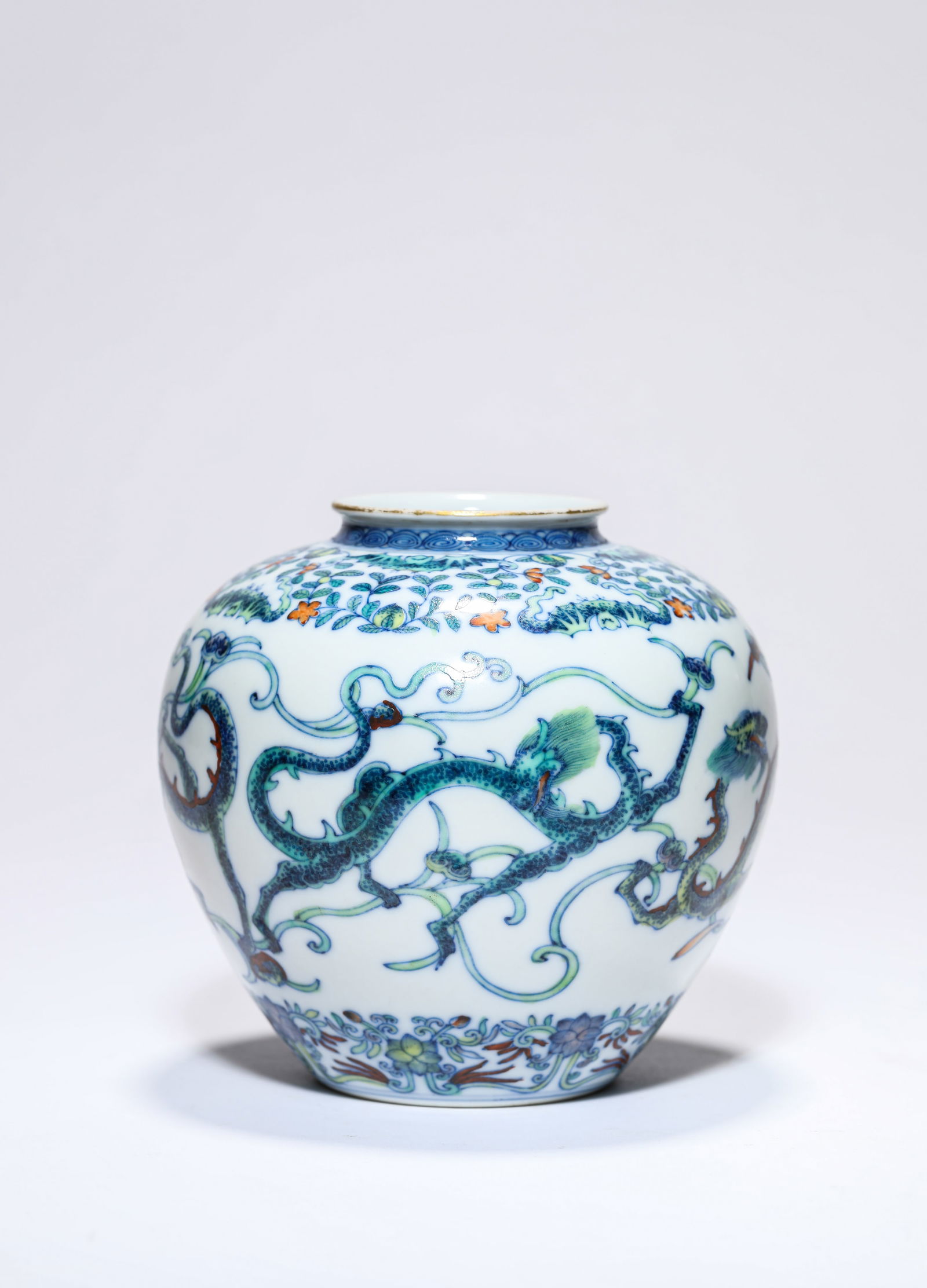 A Doucai 'Dragon' Jar - 4