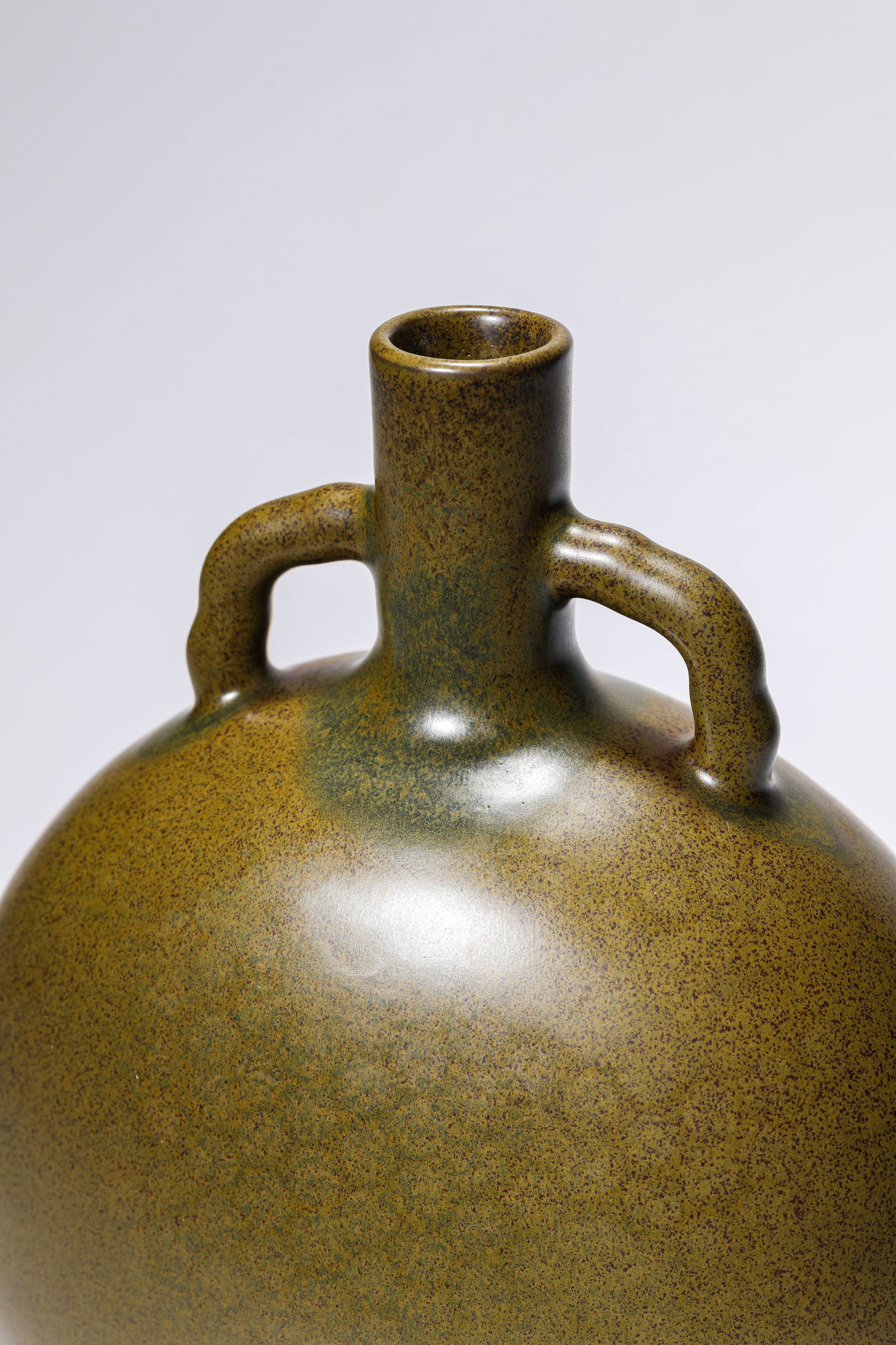 A Tea-Dust-Glazed Moonflask - 2