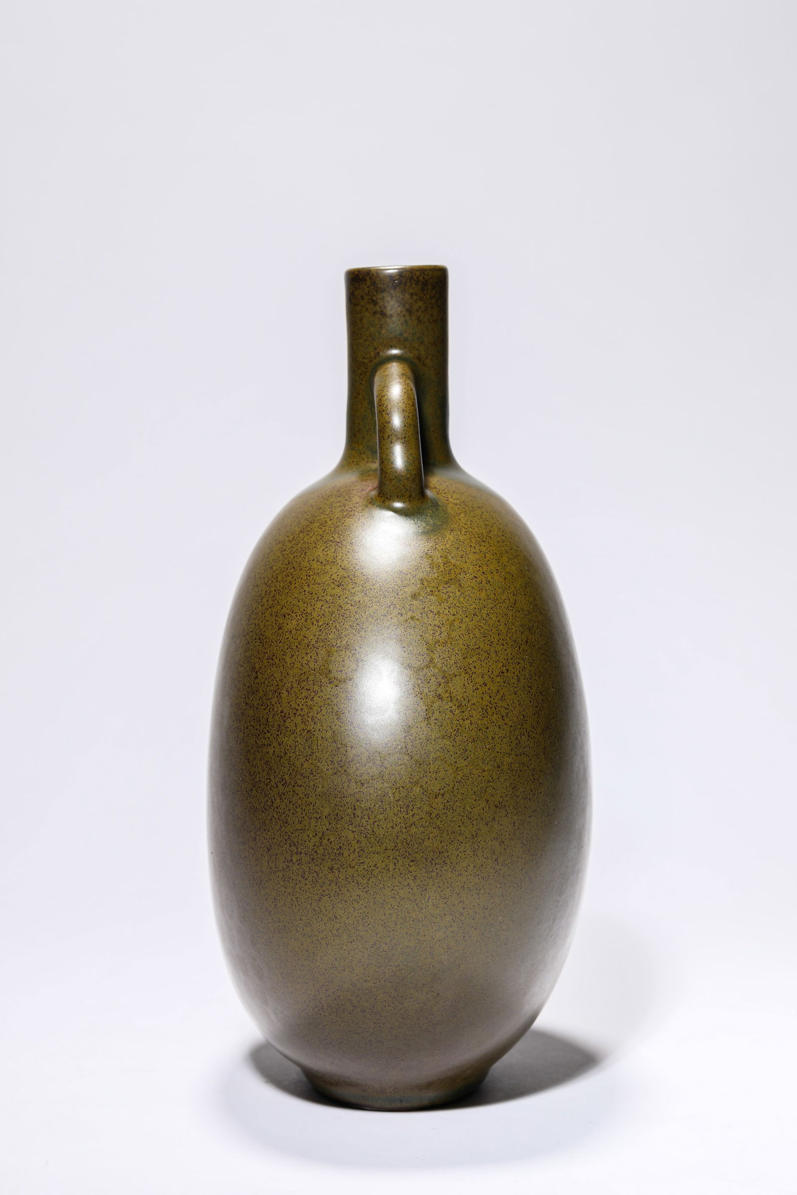 A Tea-Dust-Glazed Moonflask - 3