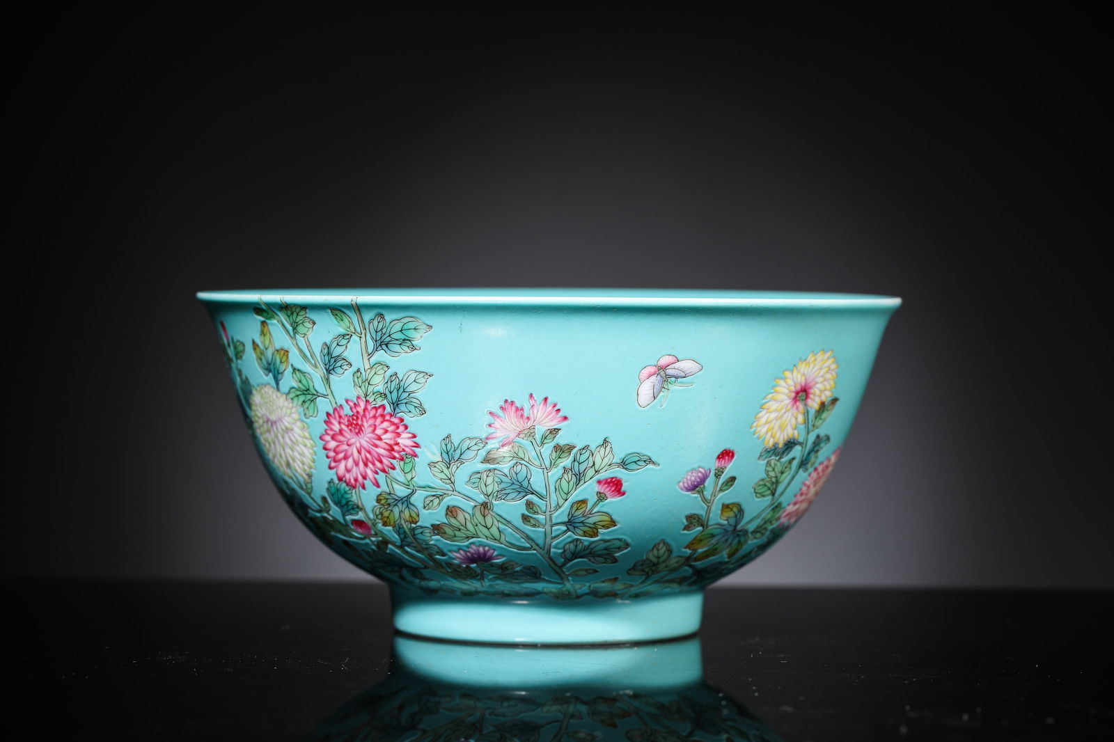 A Turquoise-Ground 'Floral' Bowl: A Turquoise-Ground 'Floral' Bowl (16.3 x 7.8cm)