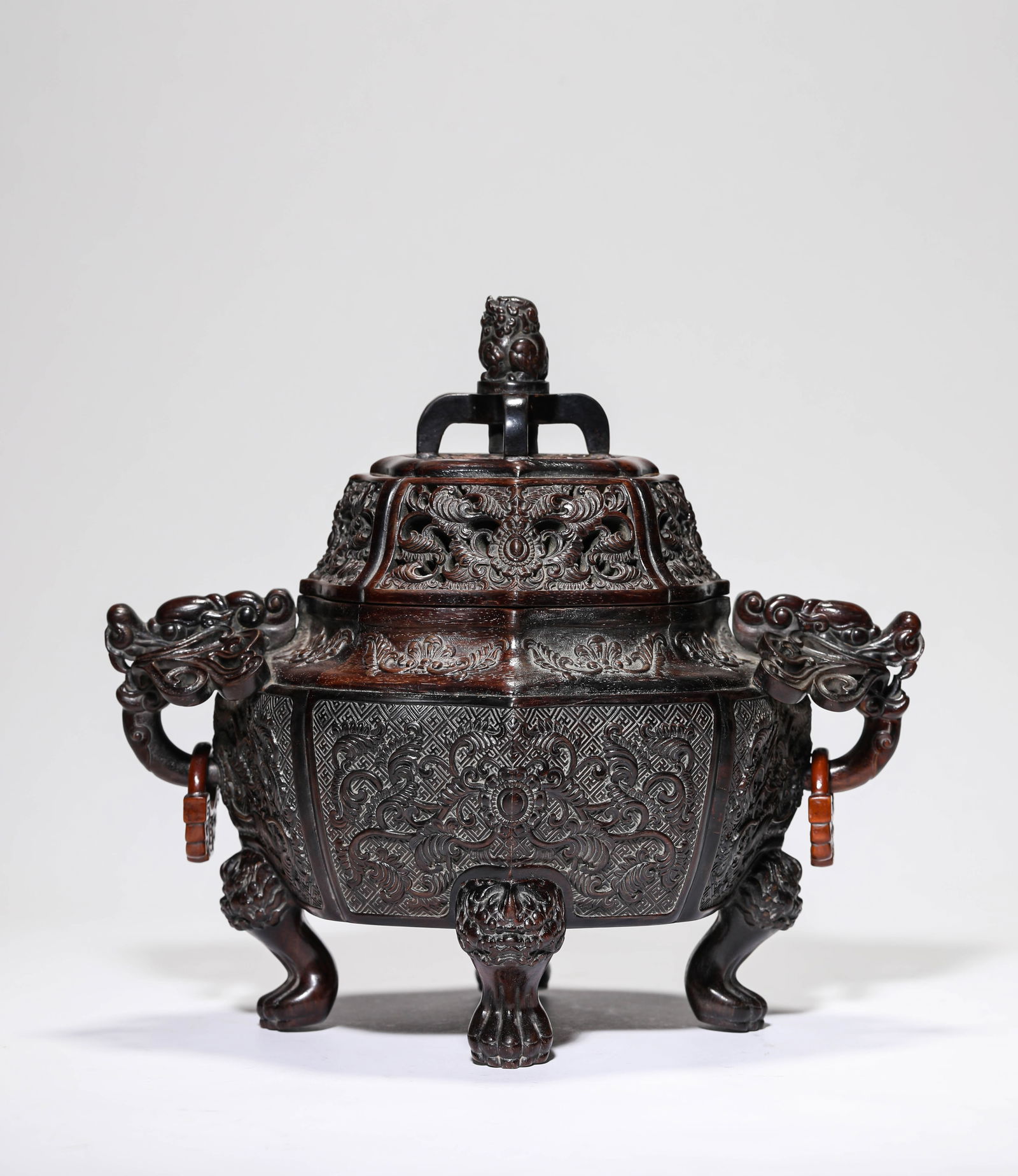 A Wood ‘Carved Floral and Ring-Holding Dragon Handles’ Censer: A Wood ‘Carved Floral and Ring-Holding Dragon Handles’ Censer (26.8 x 19.6 x 23.8cm)