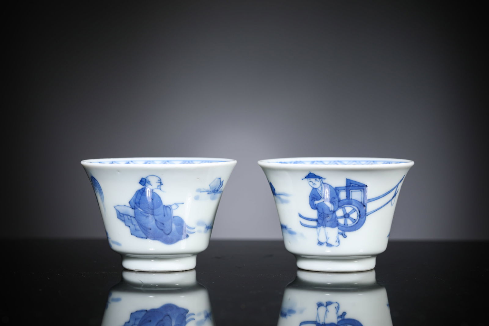 A Pair of Blue and White ‘Figural’ Cups: A Pair of Blue and White ‘Figural’ Cups (6.7 x 4.7cm)