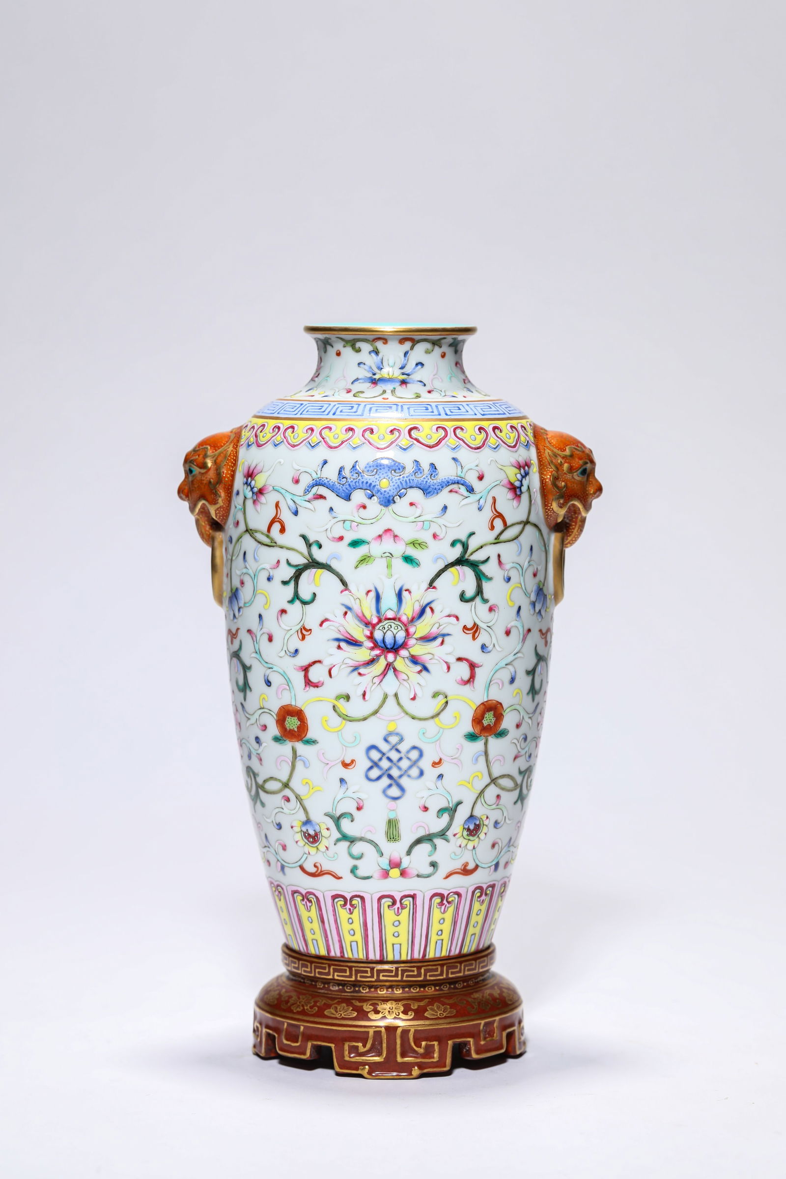 A Famille-Rose 'Interlocking Lotus' Vase: A Famille-Rose 'Interlocking Lotus' Vase (12 x 9.4 x 20.8cm)