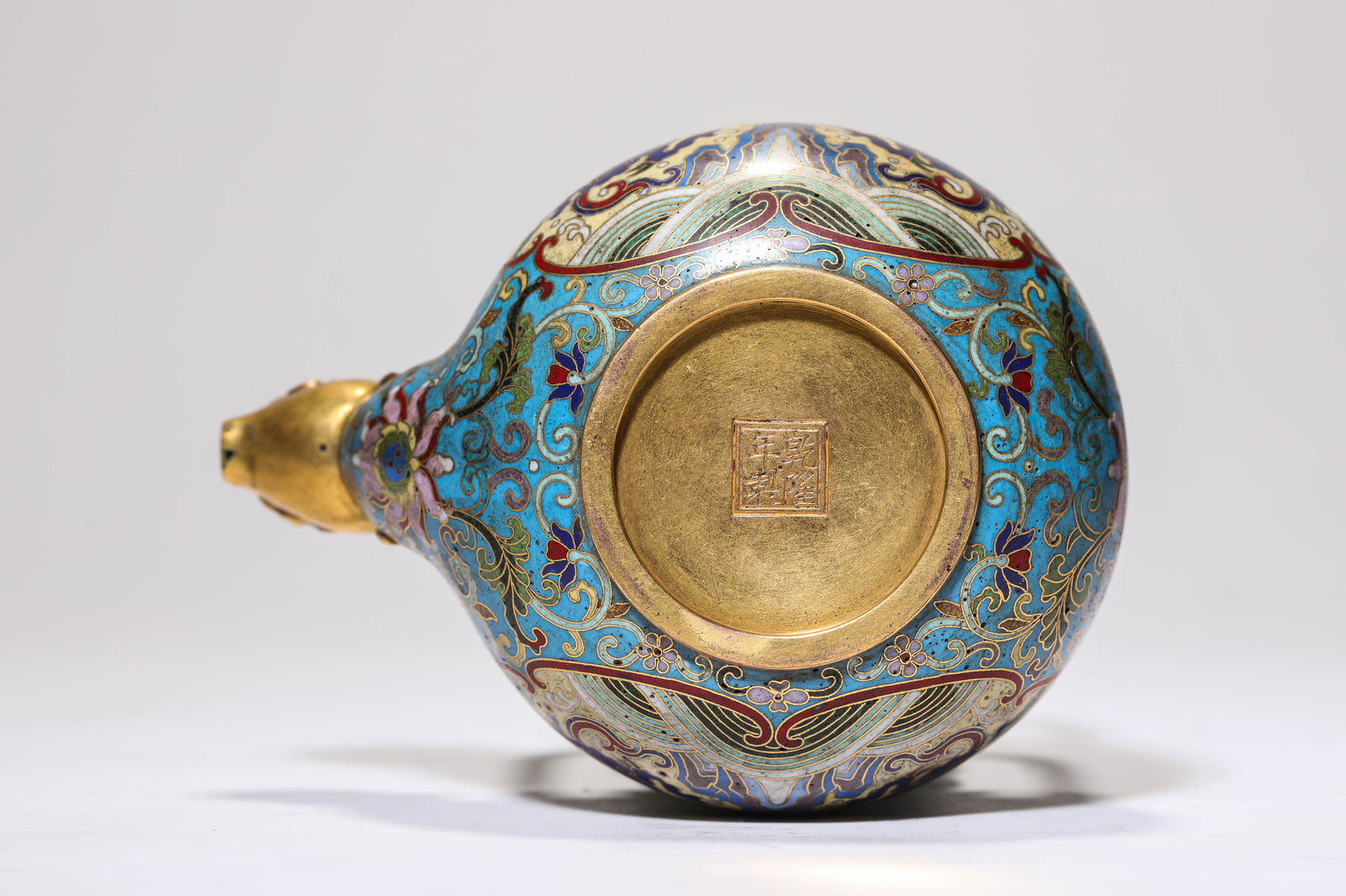 A Cloisonné Enamel ‘Two Dragons Chasing a Pearl’ ‘Loop-Handled’ Pot - 5