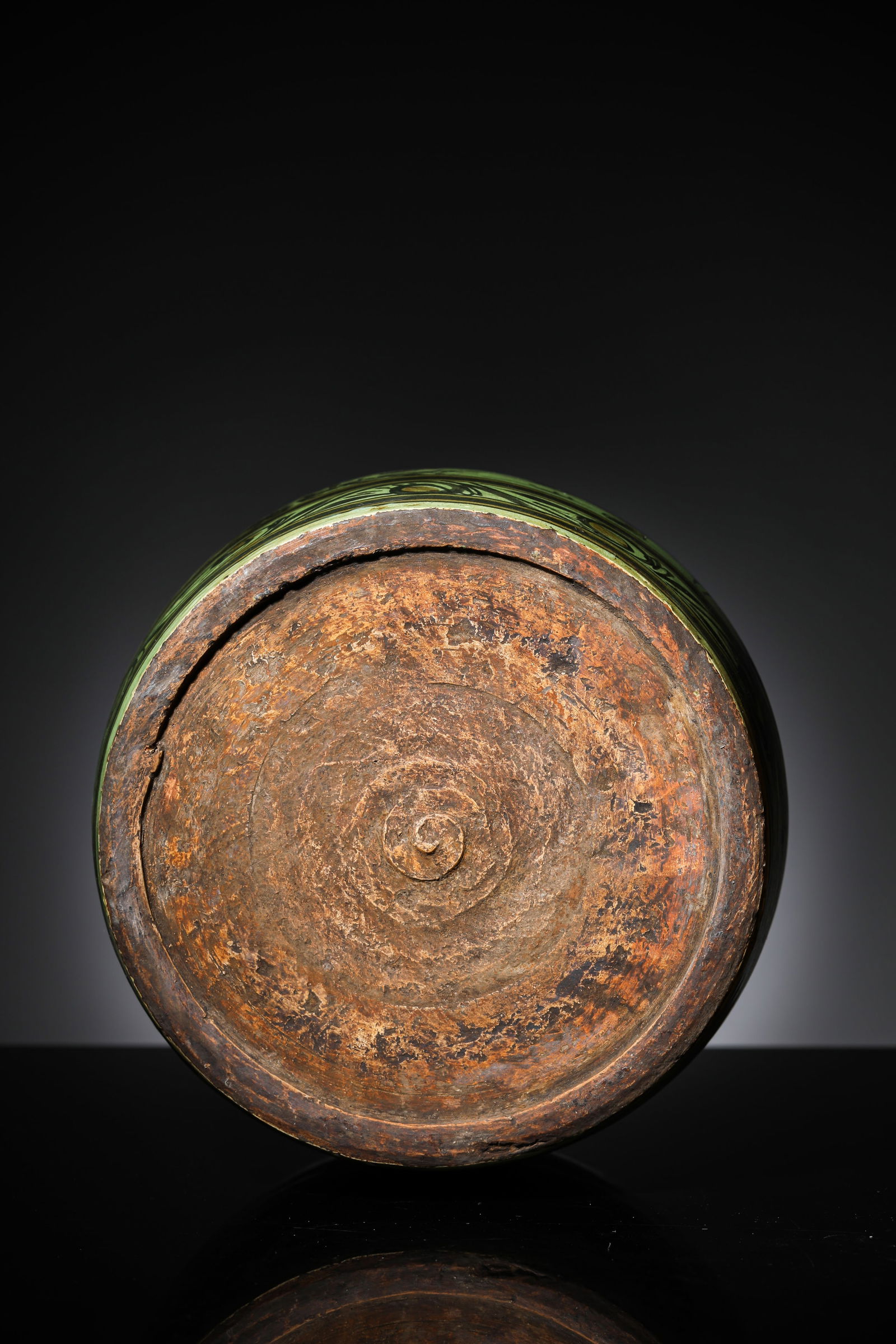 A Jizhou-Type Green-Glazed Vase - 6