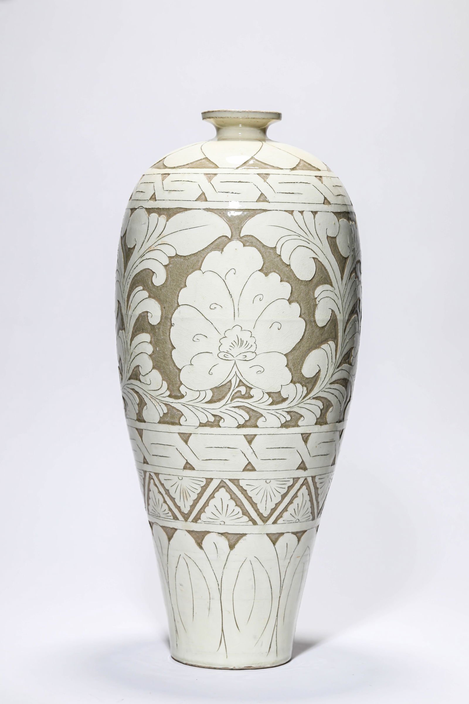 A Cizhou-Type 'Carved Floral' Meiping: A Cizhou-Type 'Carved Floral' Meiping (20.2 x 45cm)