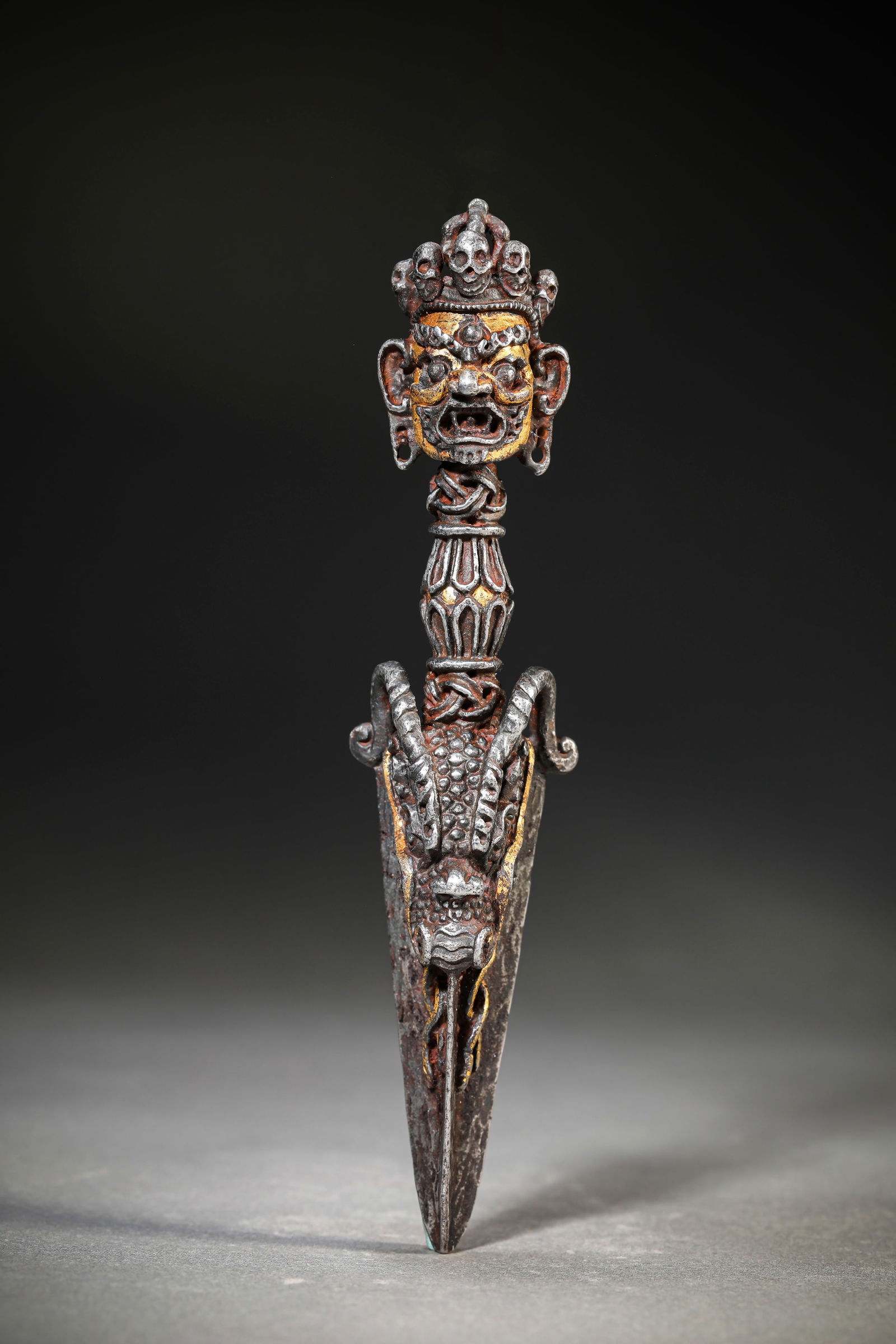 An Iron and Gold Champlevé Phurba: An Iron and Gold Champlevé Phurba (3.8 x 17.2cm,Weight 222g)