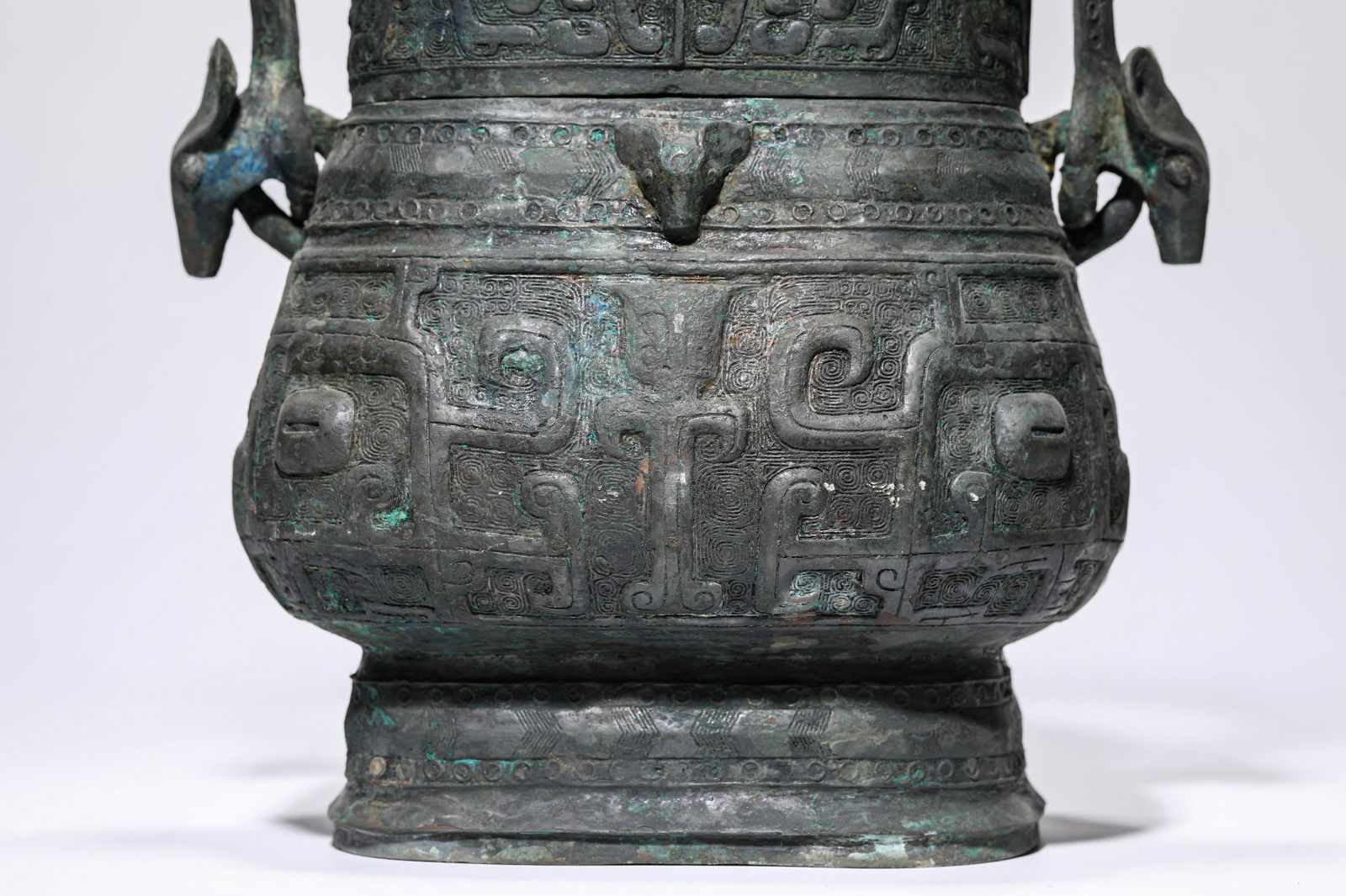 A Bronze 'Taotie' 'Loop-Handled' You - 3