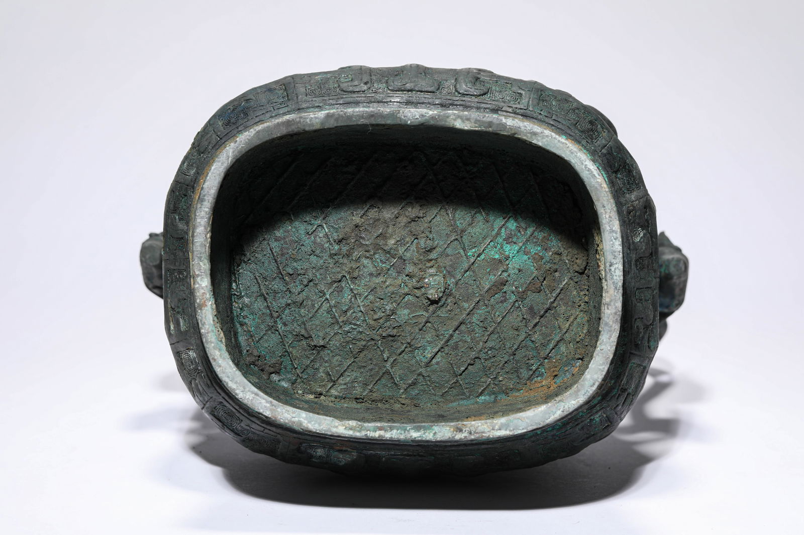 A Bronze 'Taotie' 'Loop-Handled' You - 7