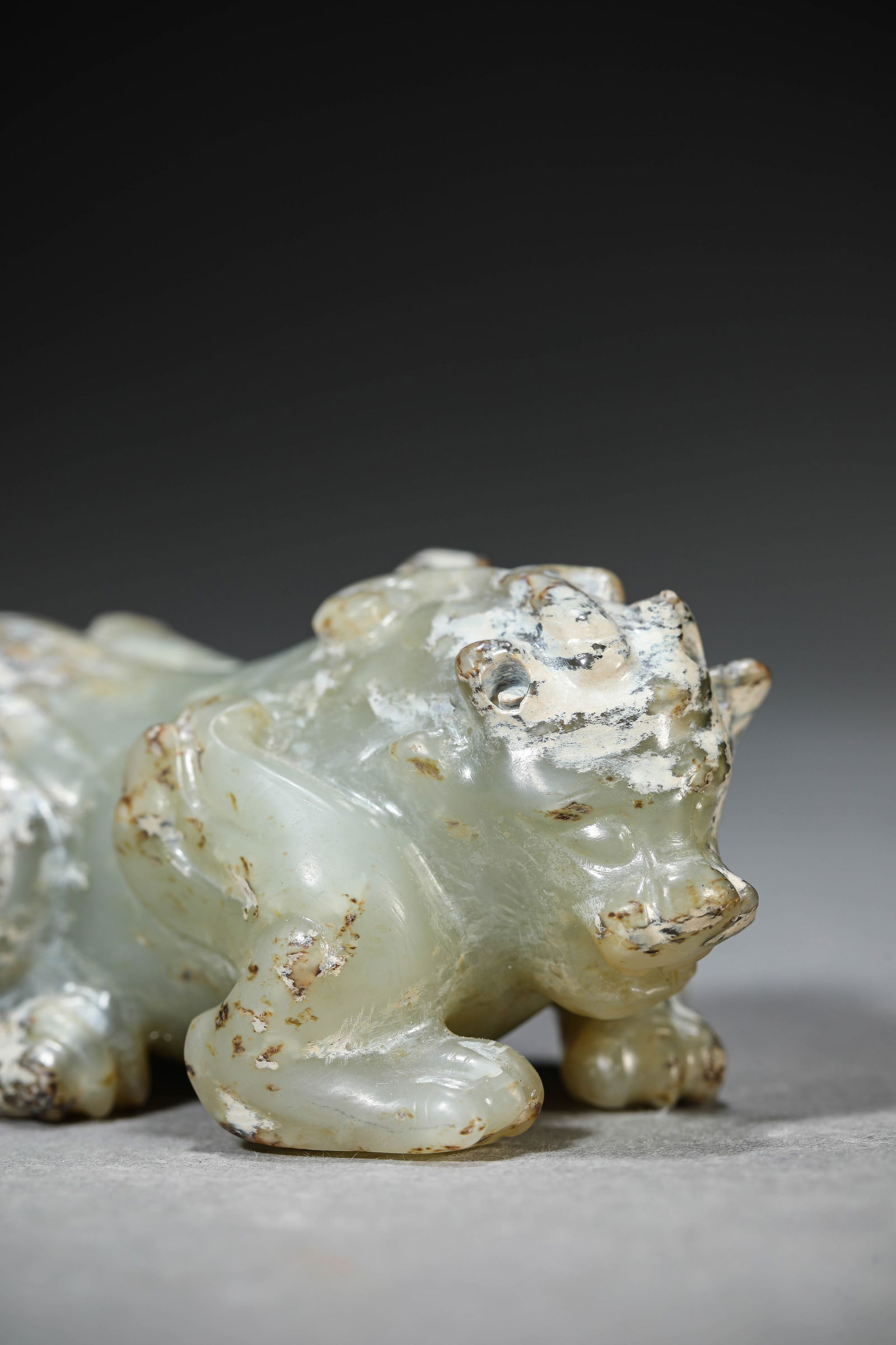 A Jade ‘Auspicious Beast’ Ornament - 2