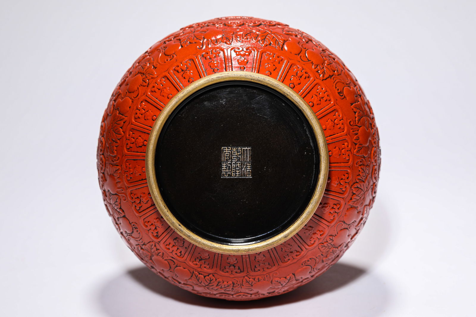 A Lacquer-Imitating Vase - 7