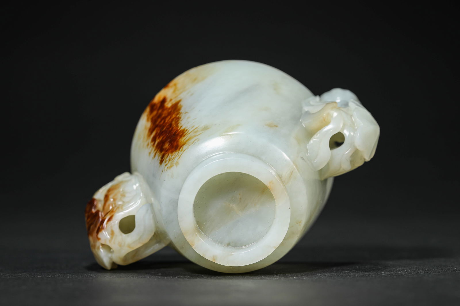 A Jade ‘Lotus Leaf’ Cup with Handles - 6