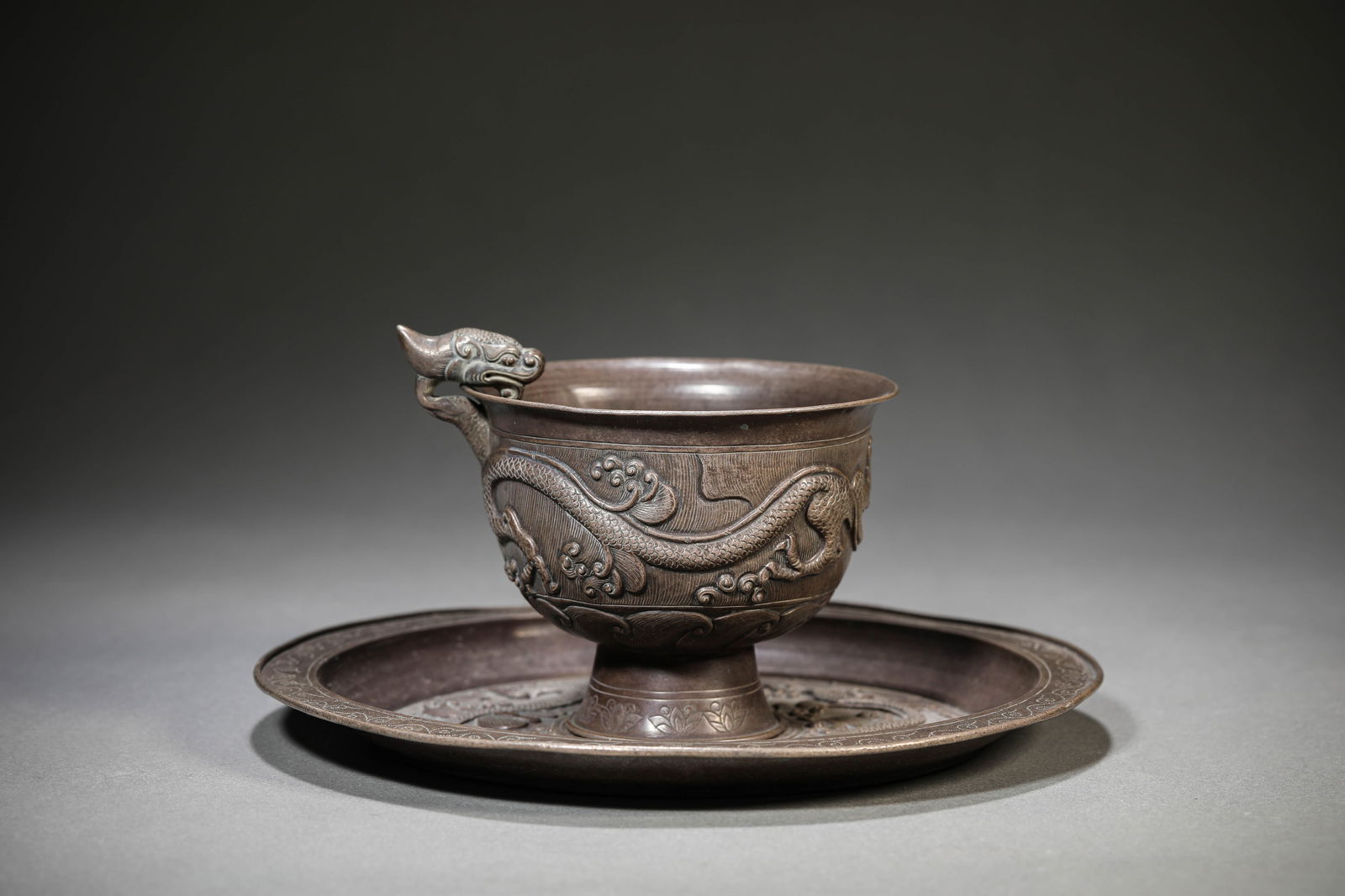 A Group of Silver Cups and Saucers: A Group of Silver Cups and Saucers (17.3 x 8.4cm,Weight 307g)