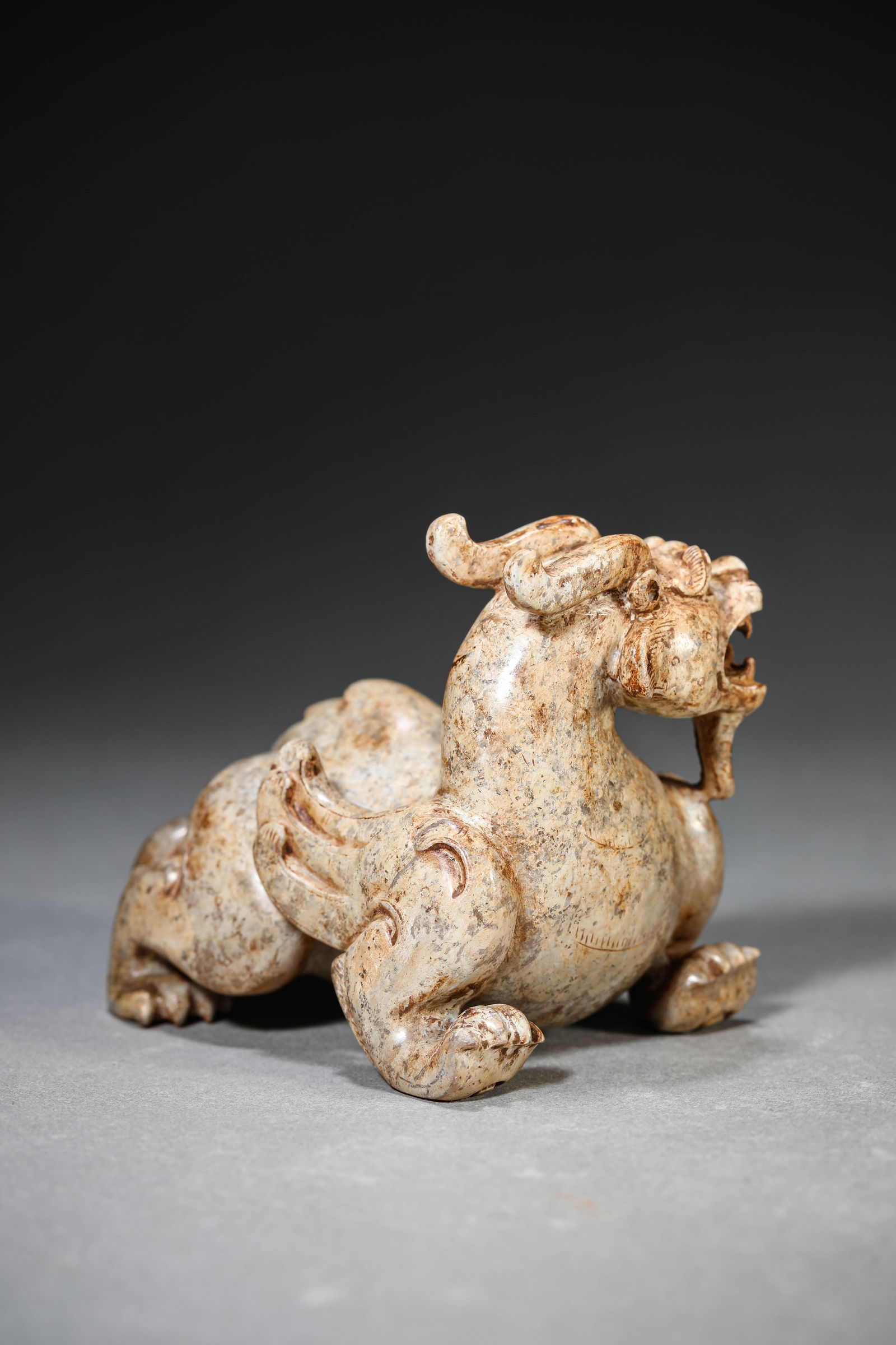 A Jade ‘Auspicious Beast’ Ornament - 3