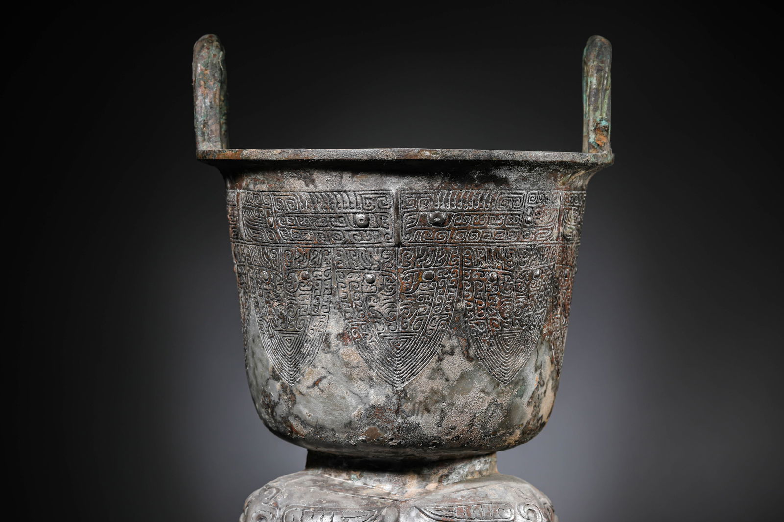 A Bronze 'Archaistic' Tripod 'Li' - 5